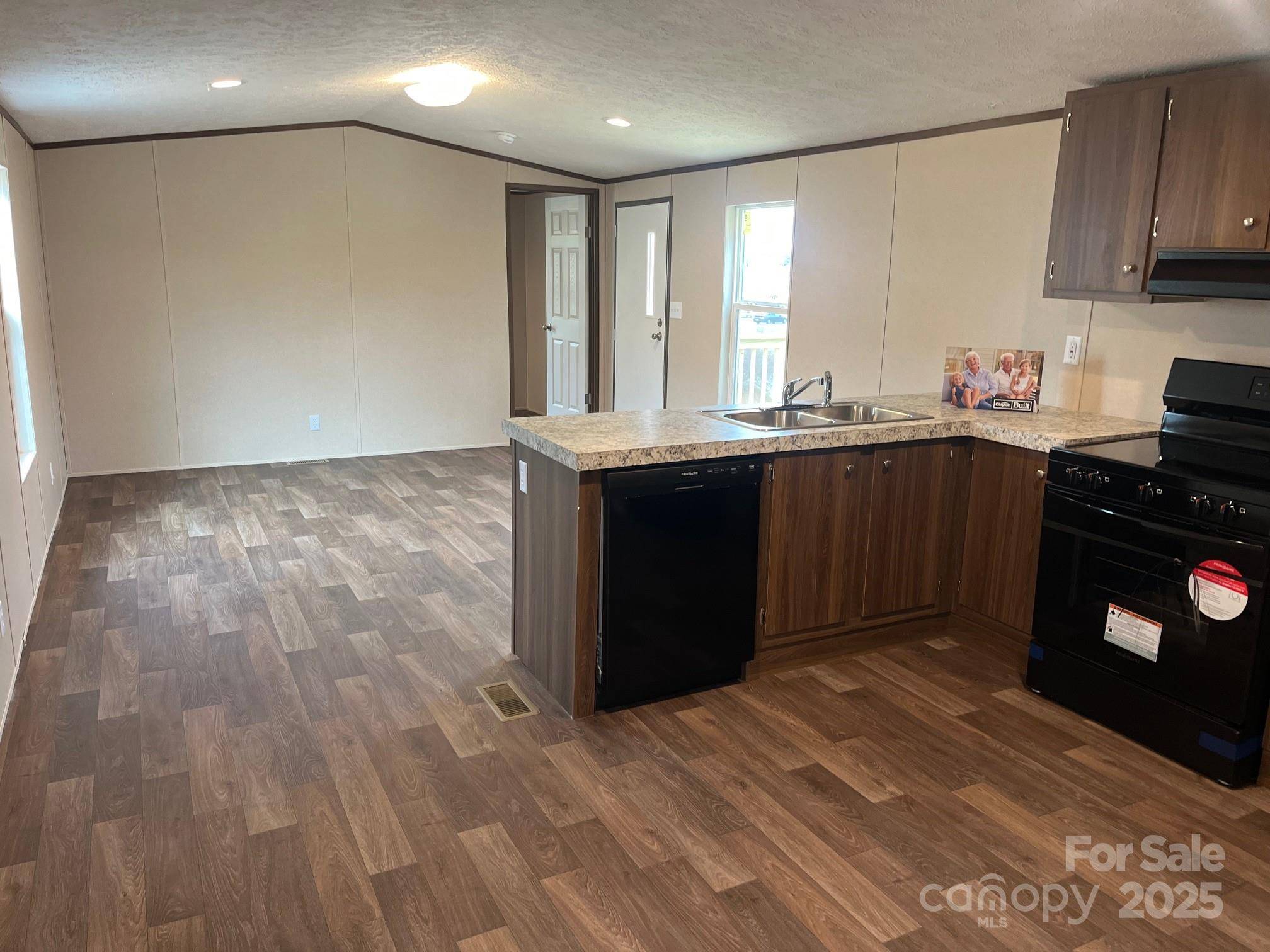 Marion, NC 28752,29 Francis ST