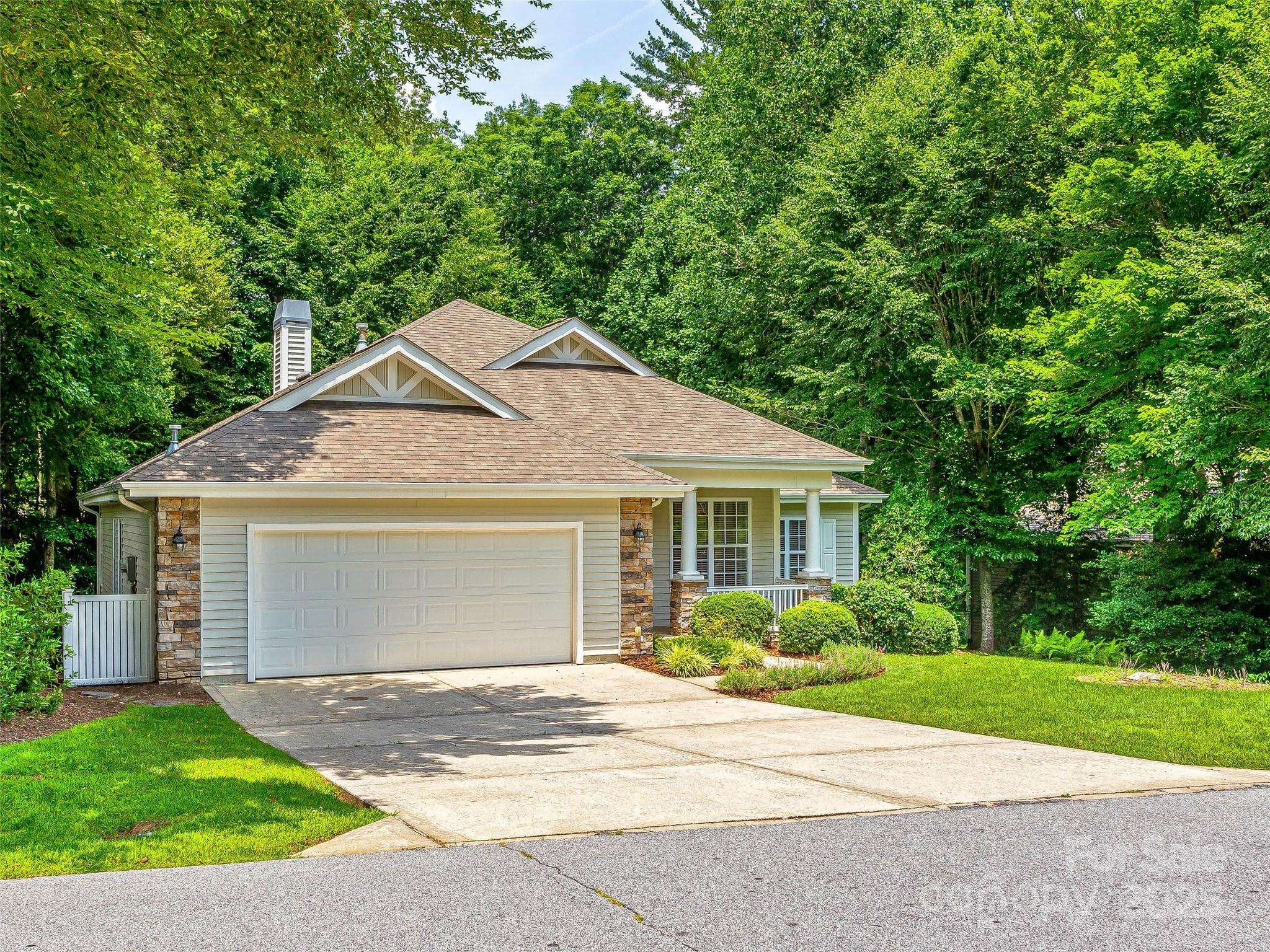 Etowah, NC 28729,196 Eagle Chase LN