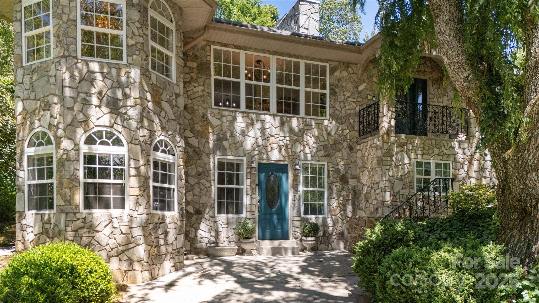 Asheville, NC 28804,3 Northwood RD