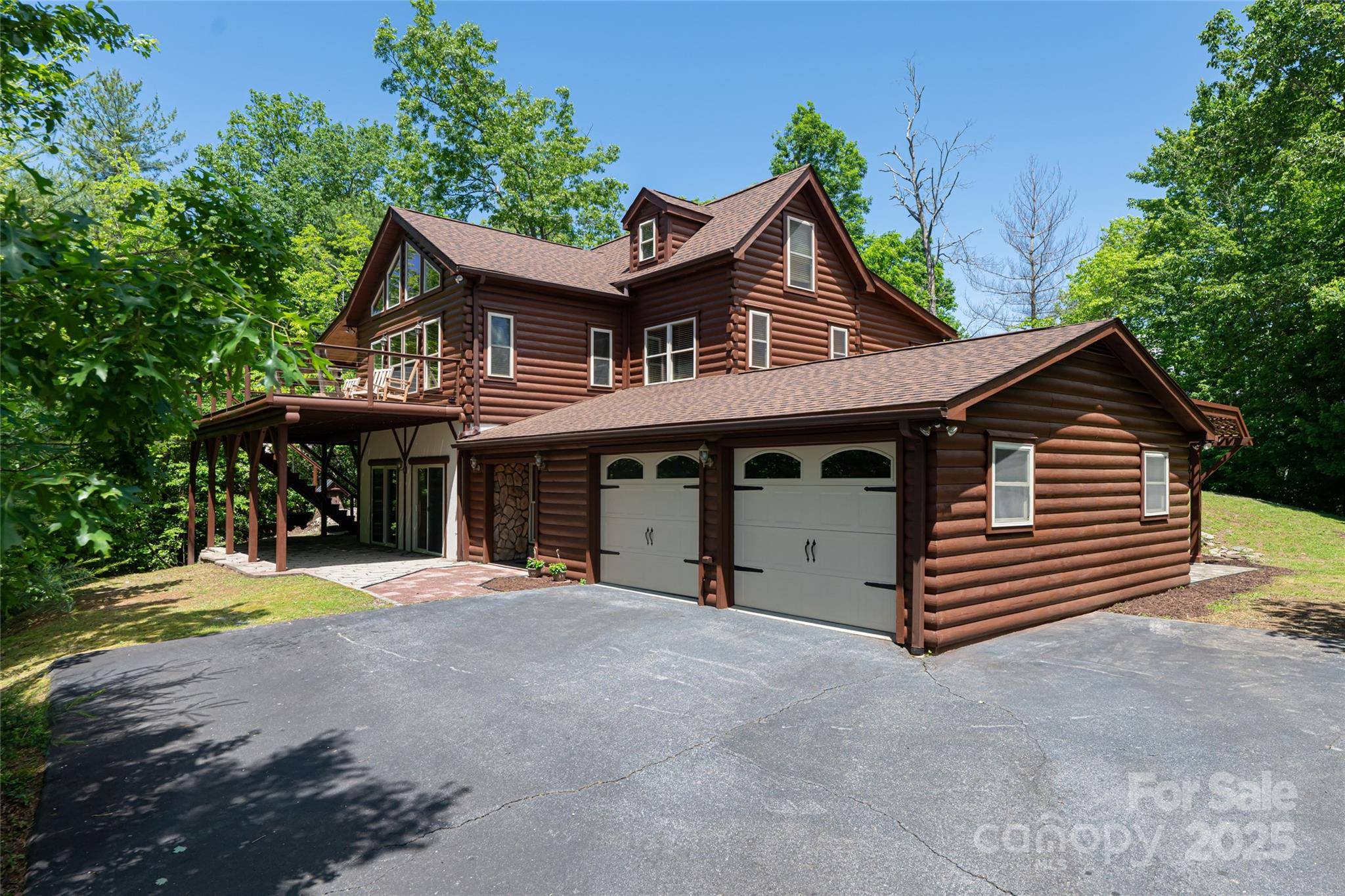 Hendersonville, NC 28739,2117 Deep Woods DR