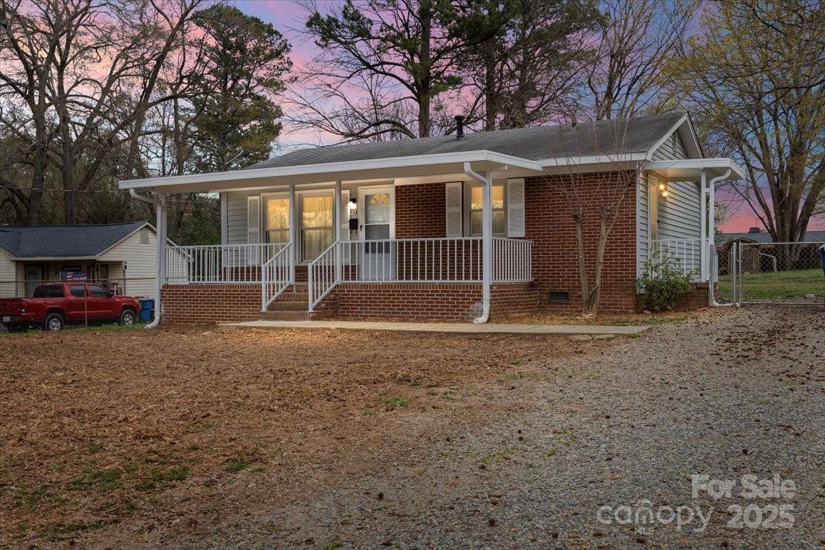 Mount Holly, NC 28120,208 Tomberlin RD
