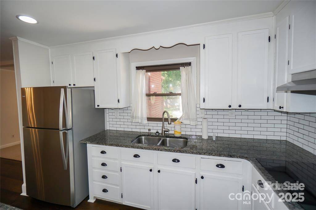Charlotte, NC 28212,4824 Harcourt LN