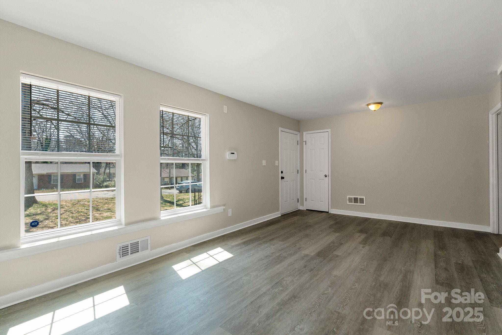 Charlotte, NC 28213,4931 Galax DR