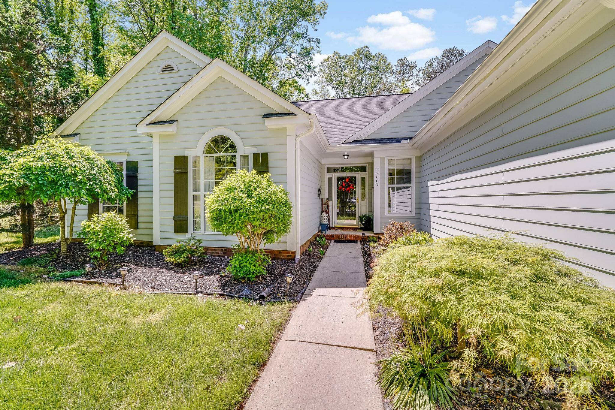 Charlotte, NC 28215,11003 Pale Hickory LN