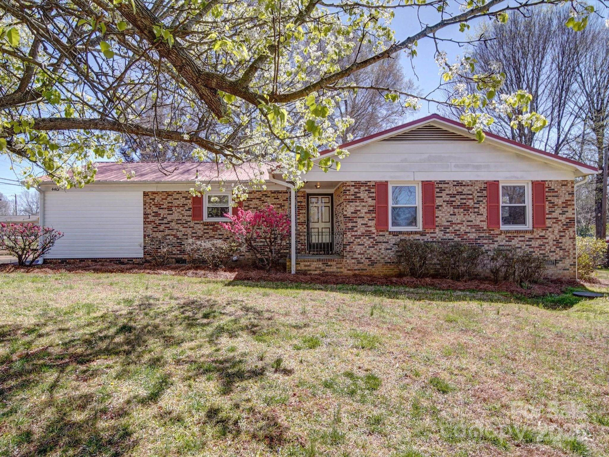 Gastonia, NC 28056,4401 Coachwood LN