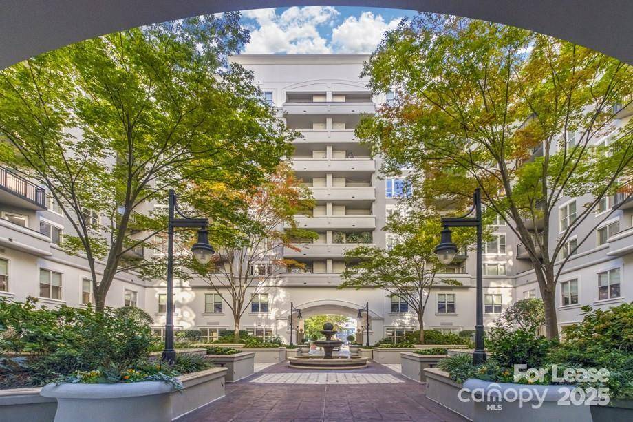 Charlotte, NC 28202,909 Camden Grandview RD #Penthouse Studio