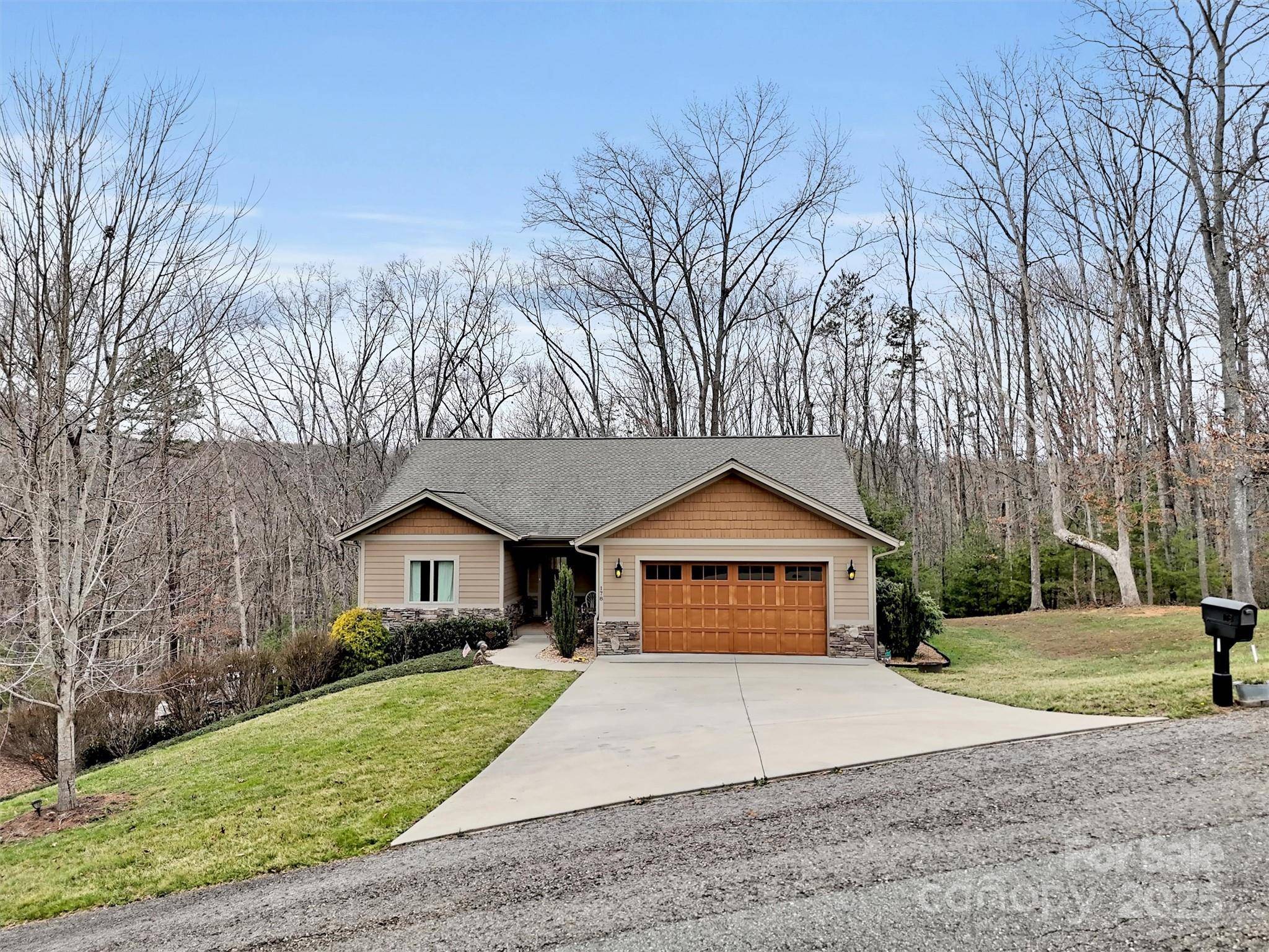 Clyde, NC 28721,178 Sapphire PL
