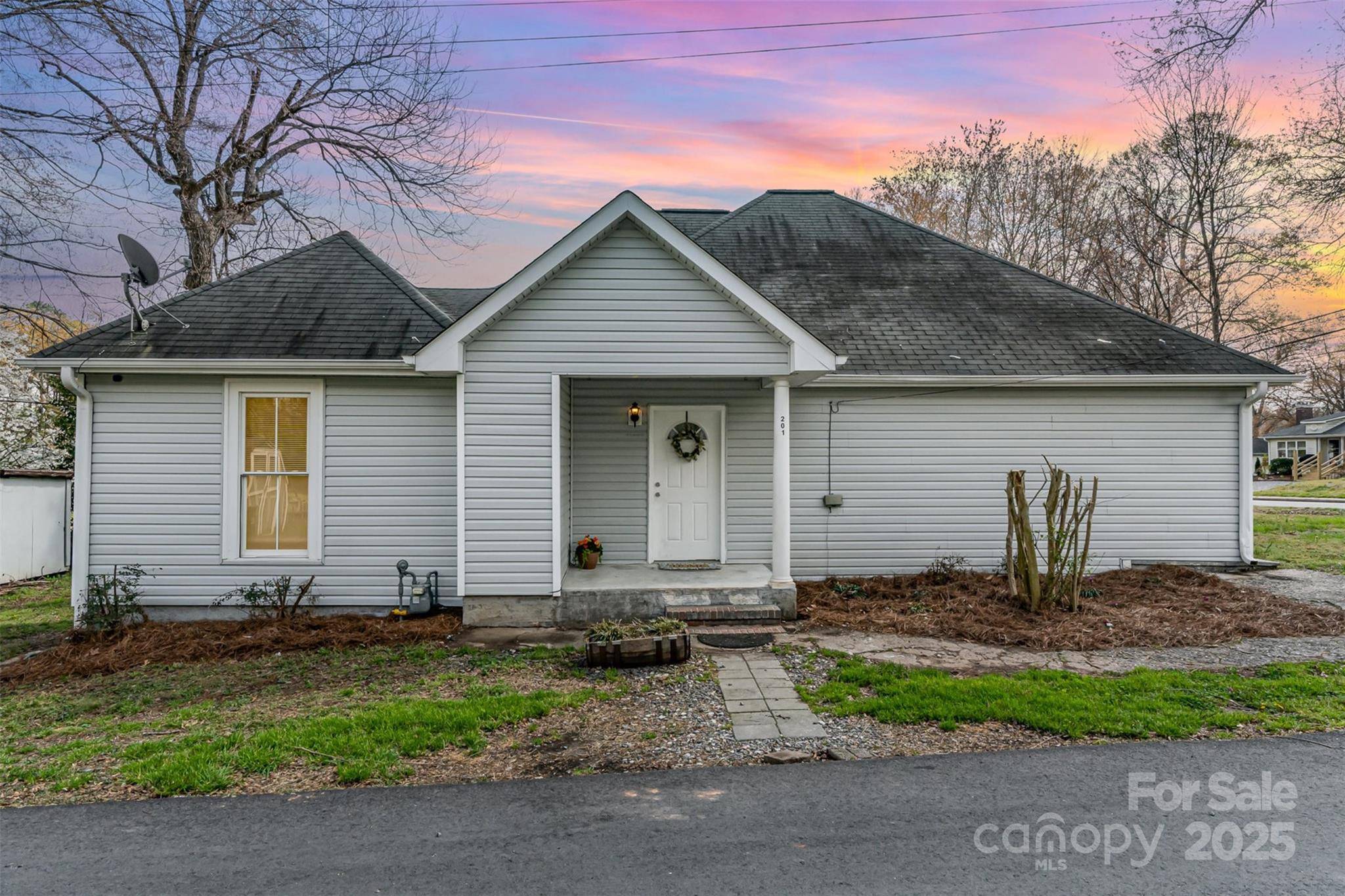 Mount Holly, NC 28120,201 Tuckaseege RD