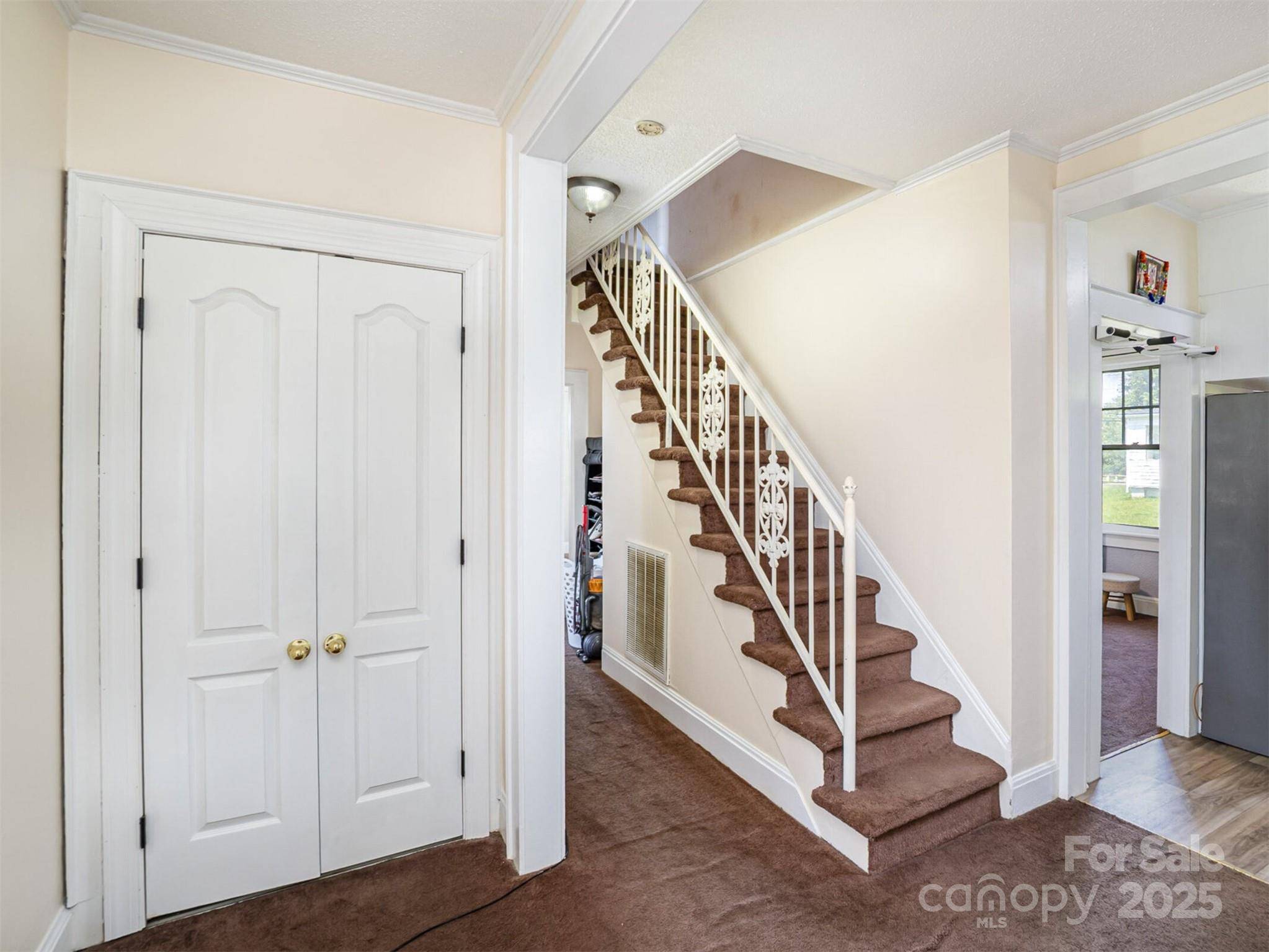 Cherryville, NC 28021,404 E 1st ST