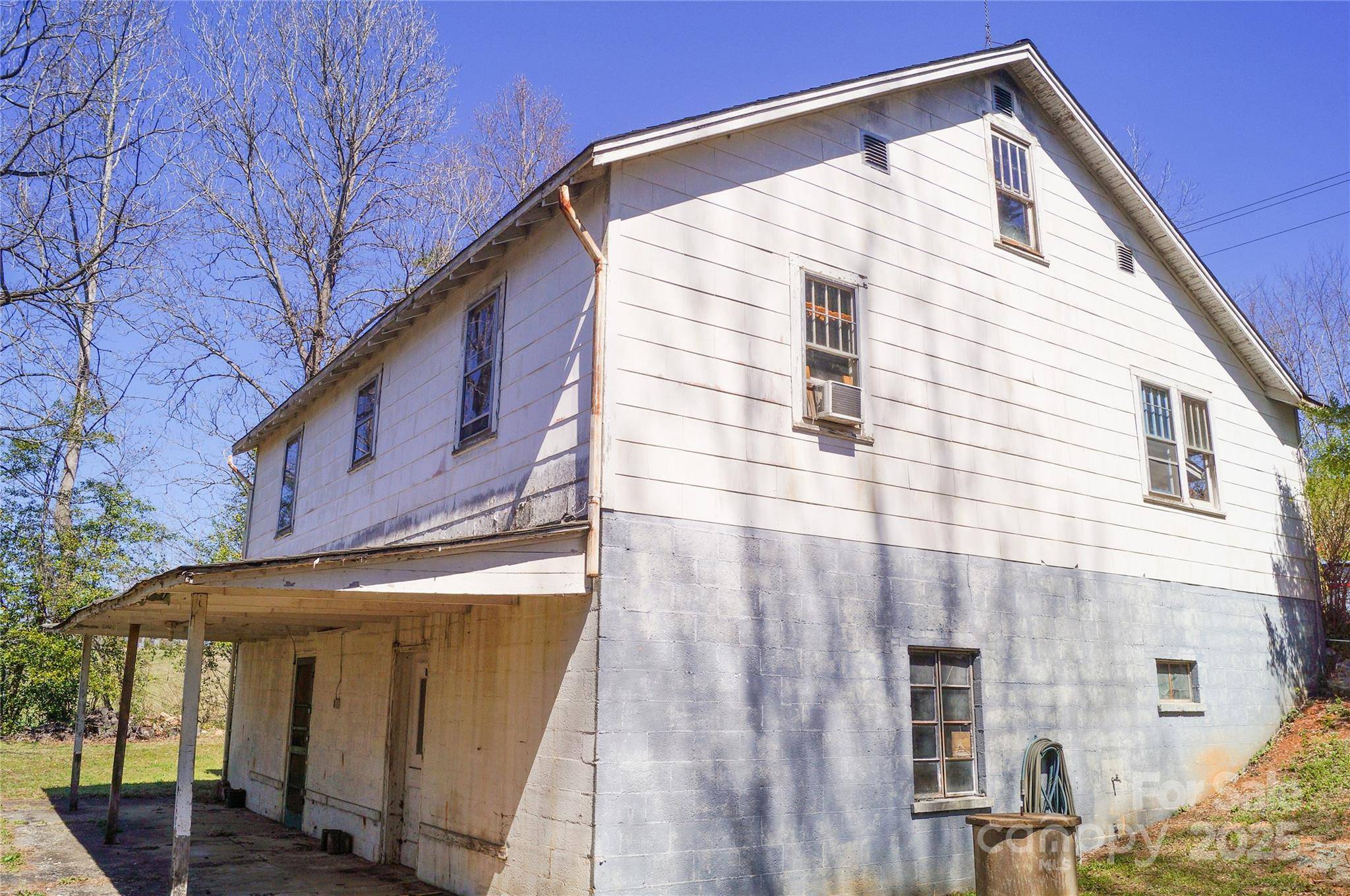 Morganton, NC 28655,673 Lenoir RD