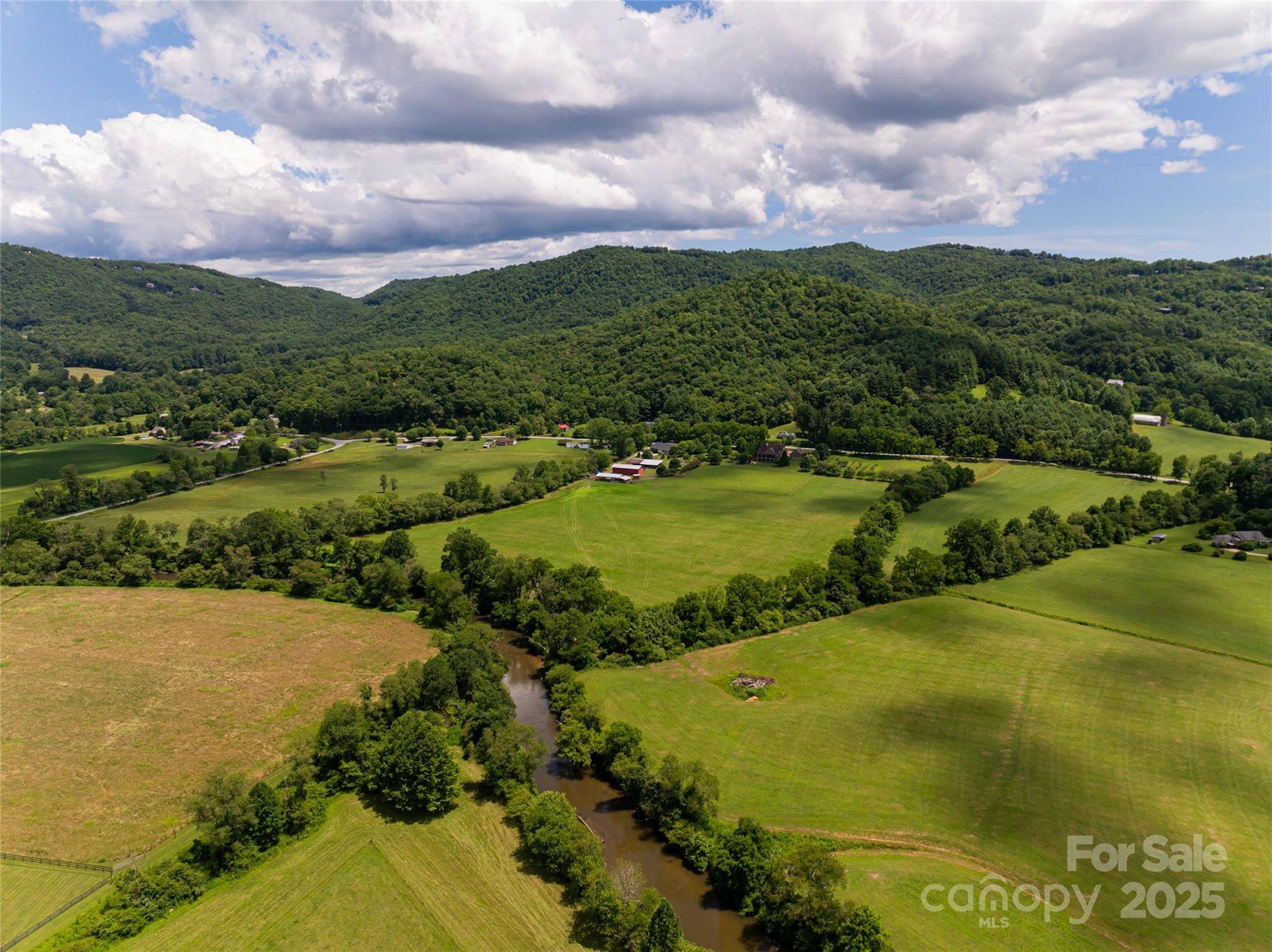 Brevard, NC 28712,280 Walnut Hollow RD