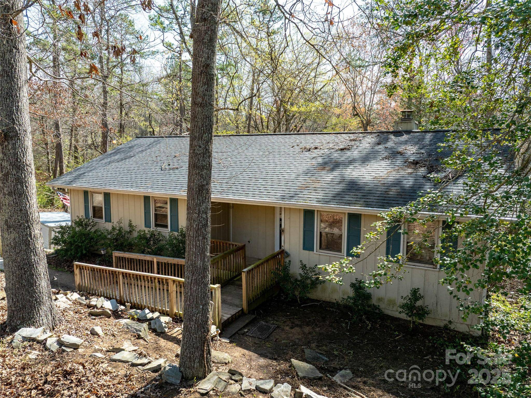 Hendersonville, NC 28792,23 Keeneland DR