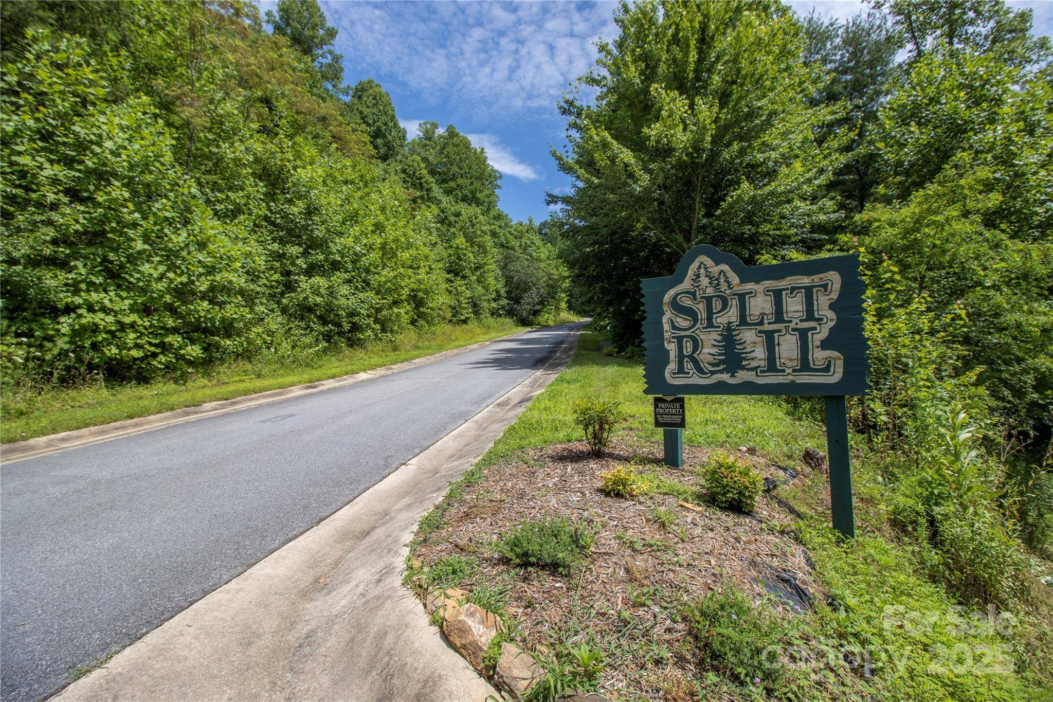 Hendersonville, NC 28792,115 W Splitrail DR