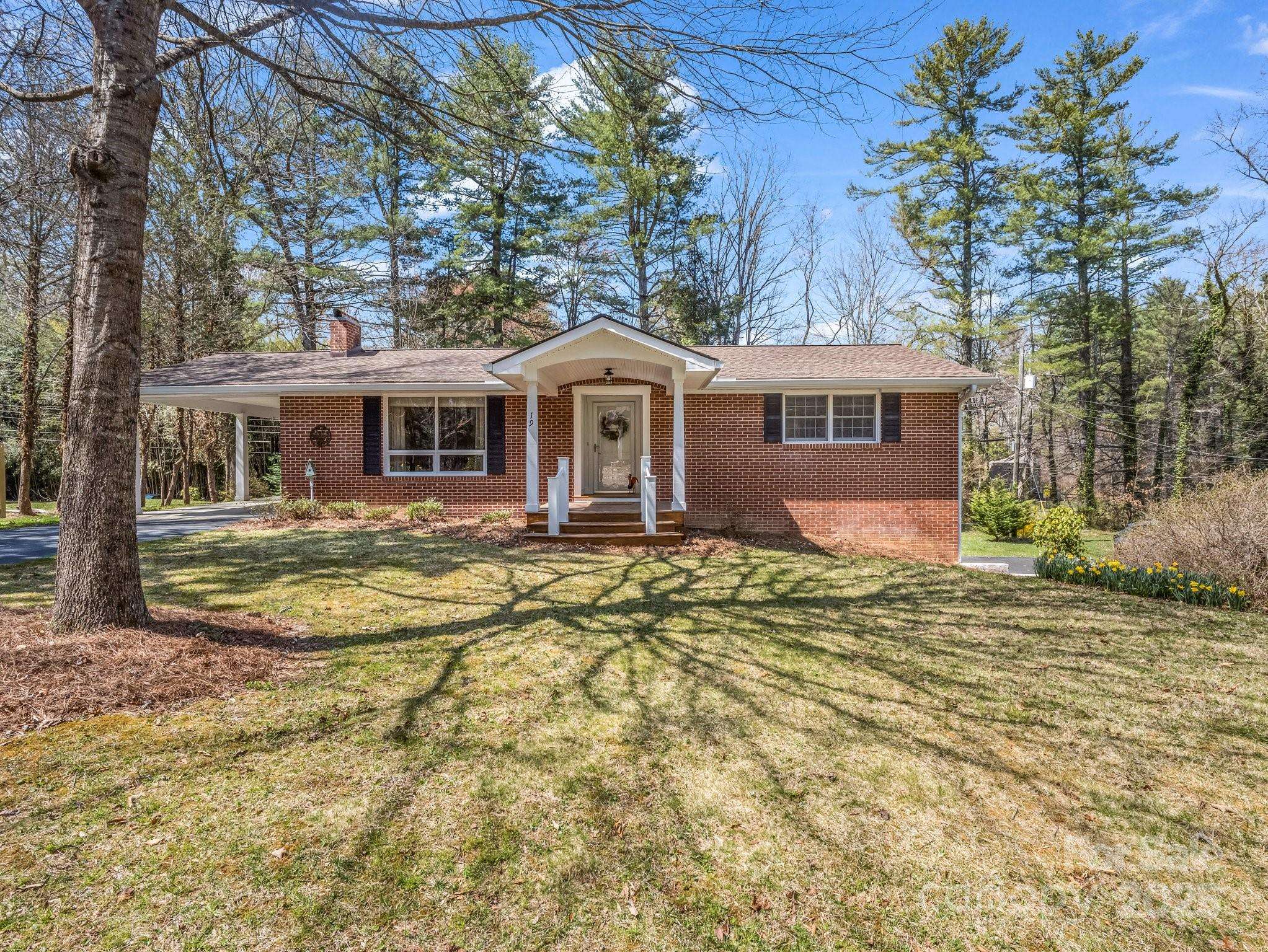 Flat Rock, NC 28731,19 Robert E Lee DR
