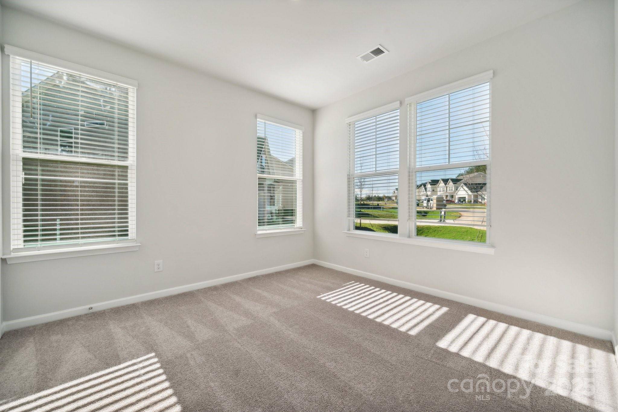 Charlotte, NC 28215,4011 Vista Pine DR