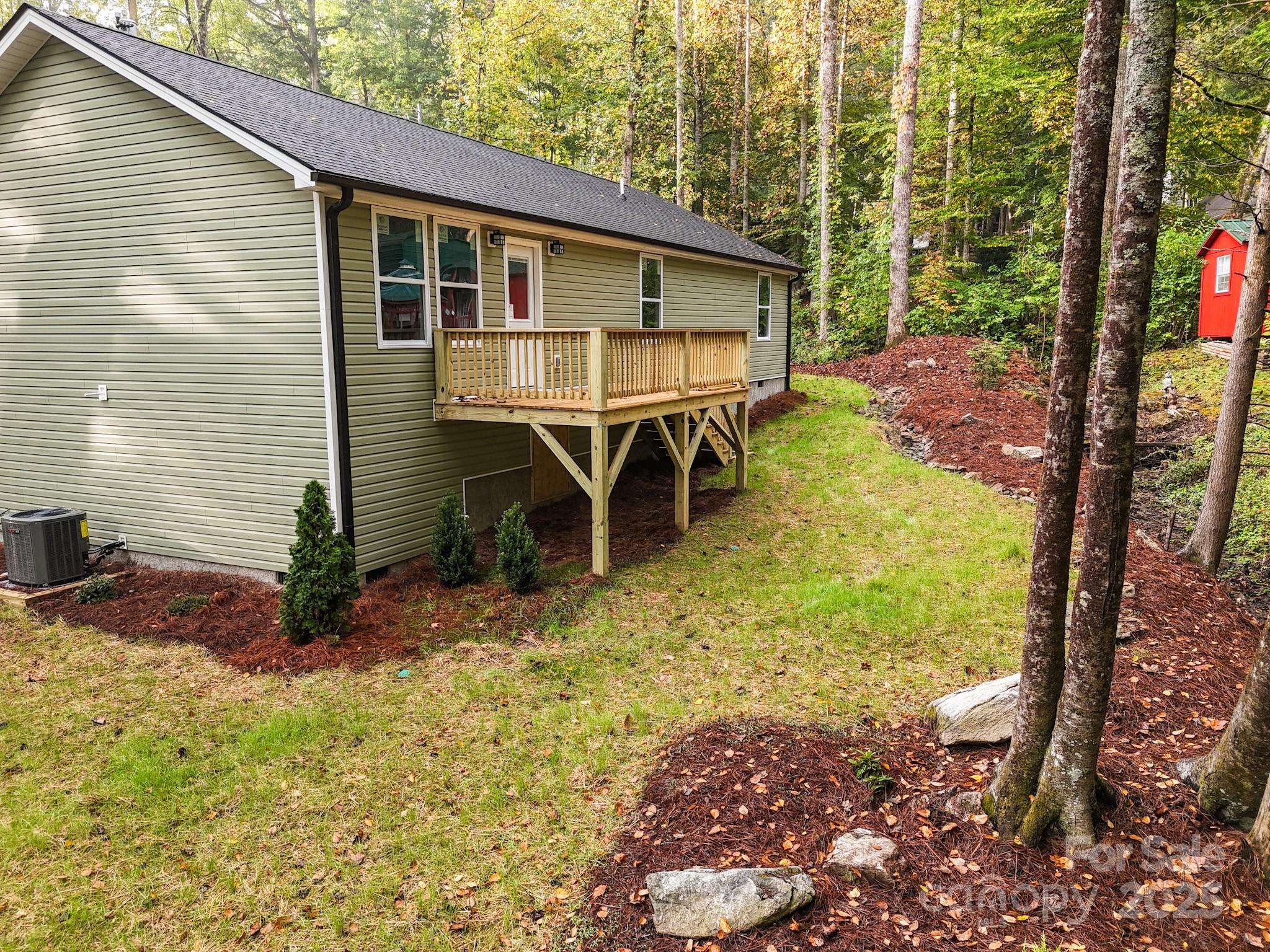 Maggie Valley, NC 28751,102 Reuben Branch RD