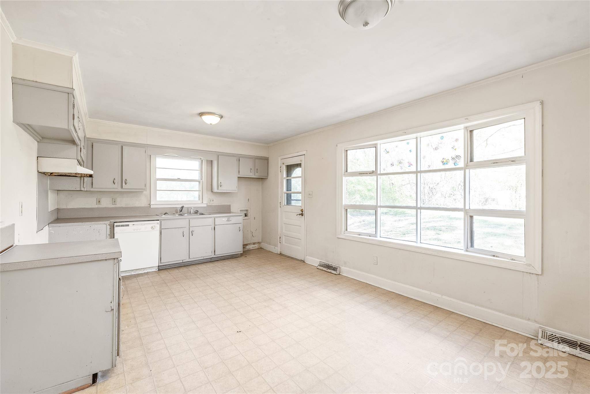 Charlotte, NC 28212,7207 Idlewild RD