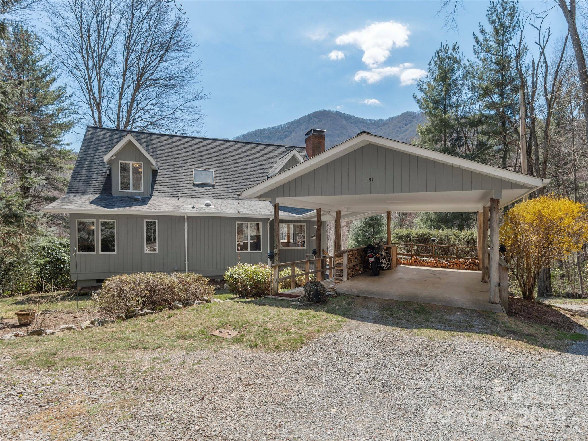 Waynesville, NC 28785,191 Cataloochee LN