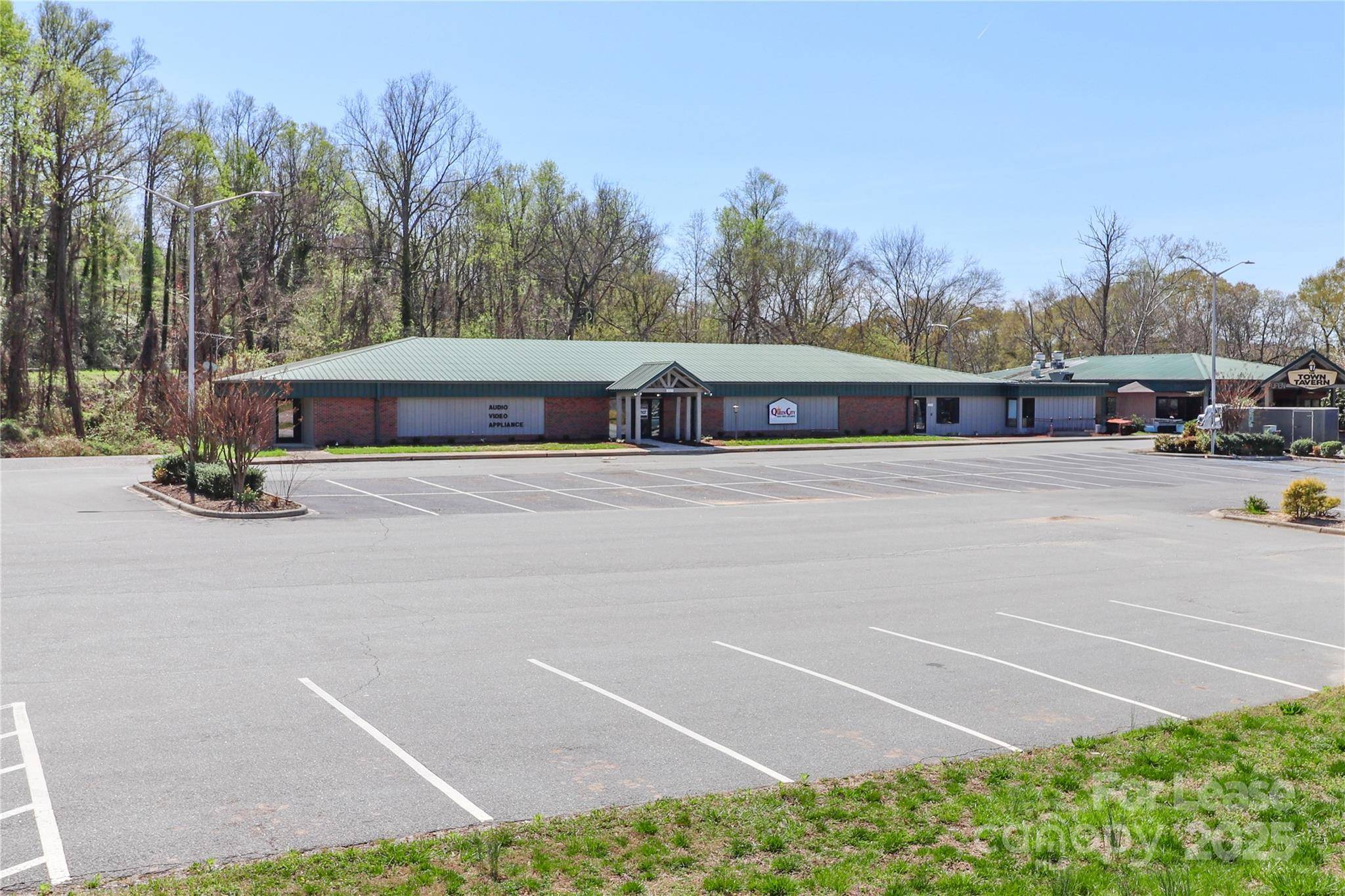 Morganton, NC 28655,307 Sanford DR #6