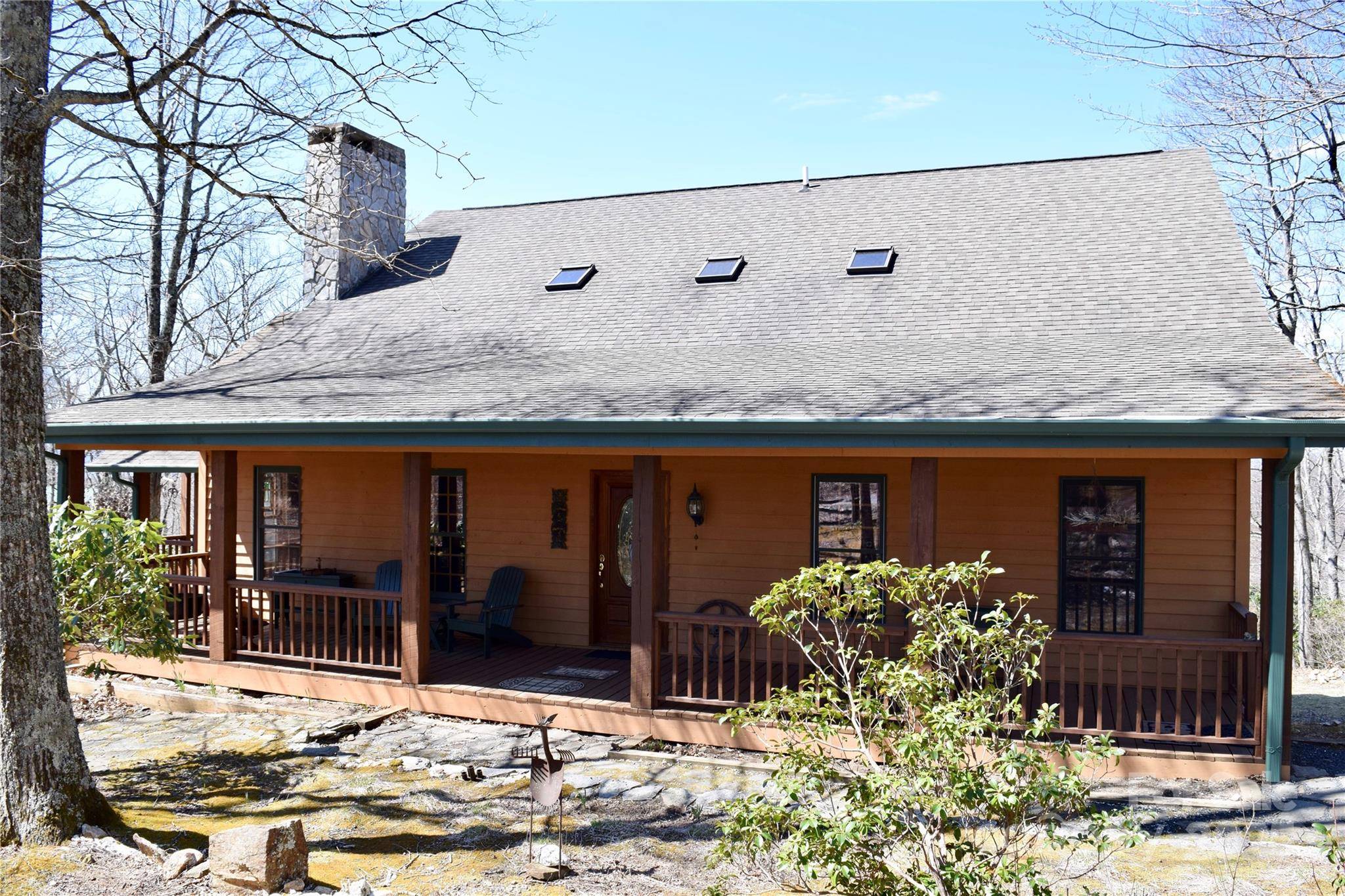 Spruce Pine, NC 28777,621 Firetower RD