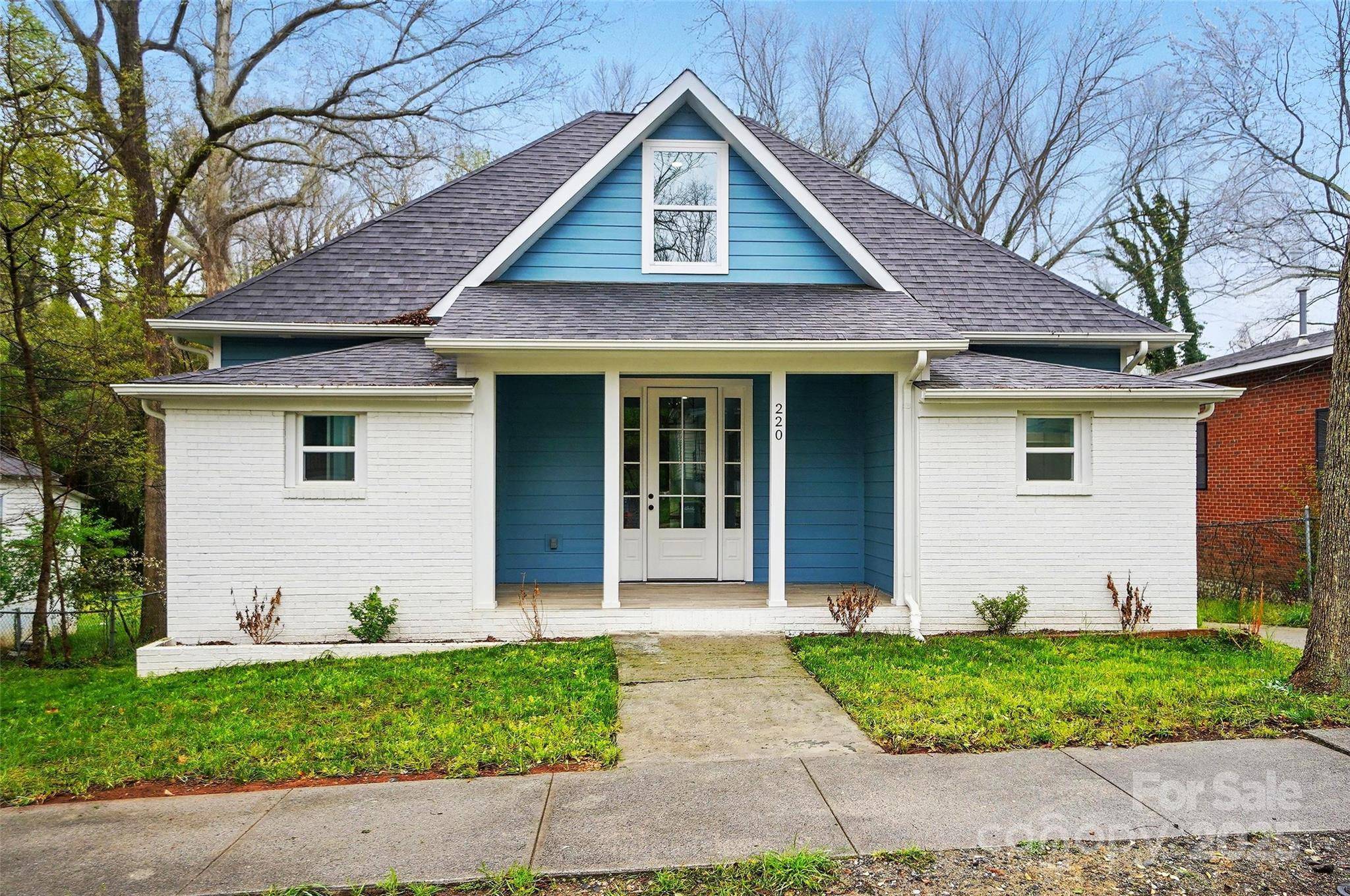 Statesville, NC 28677,220 E Bell ST #7