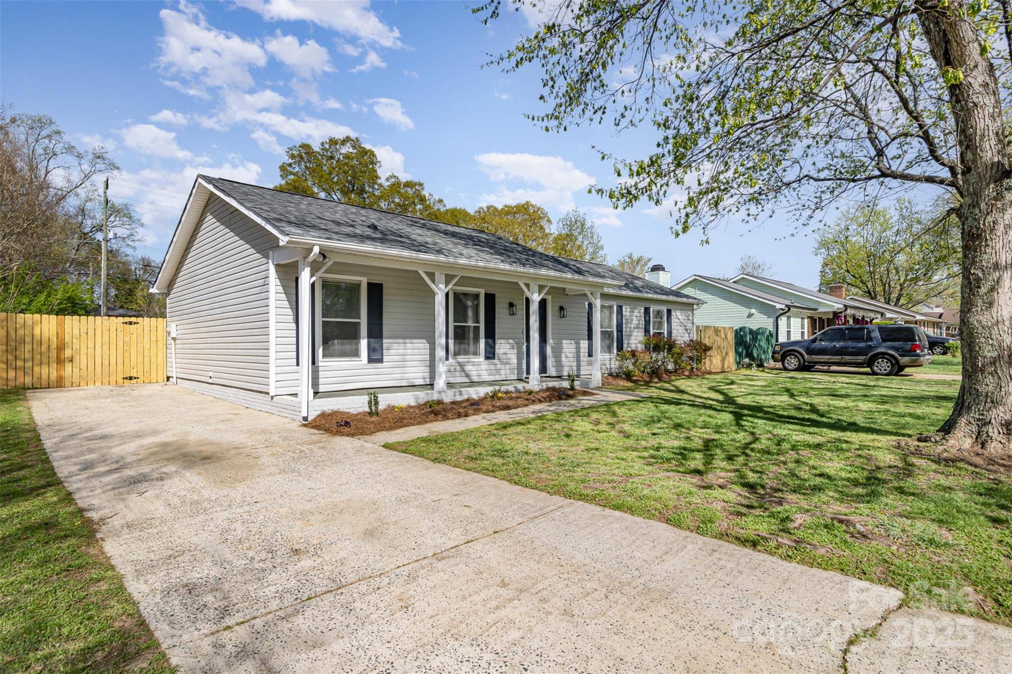 Charlotte, NC 28269,3512 Oxford Hill CT