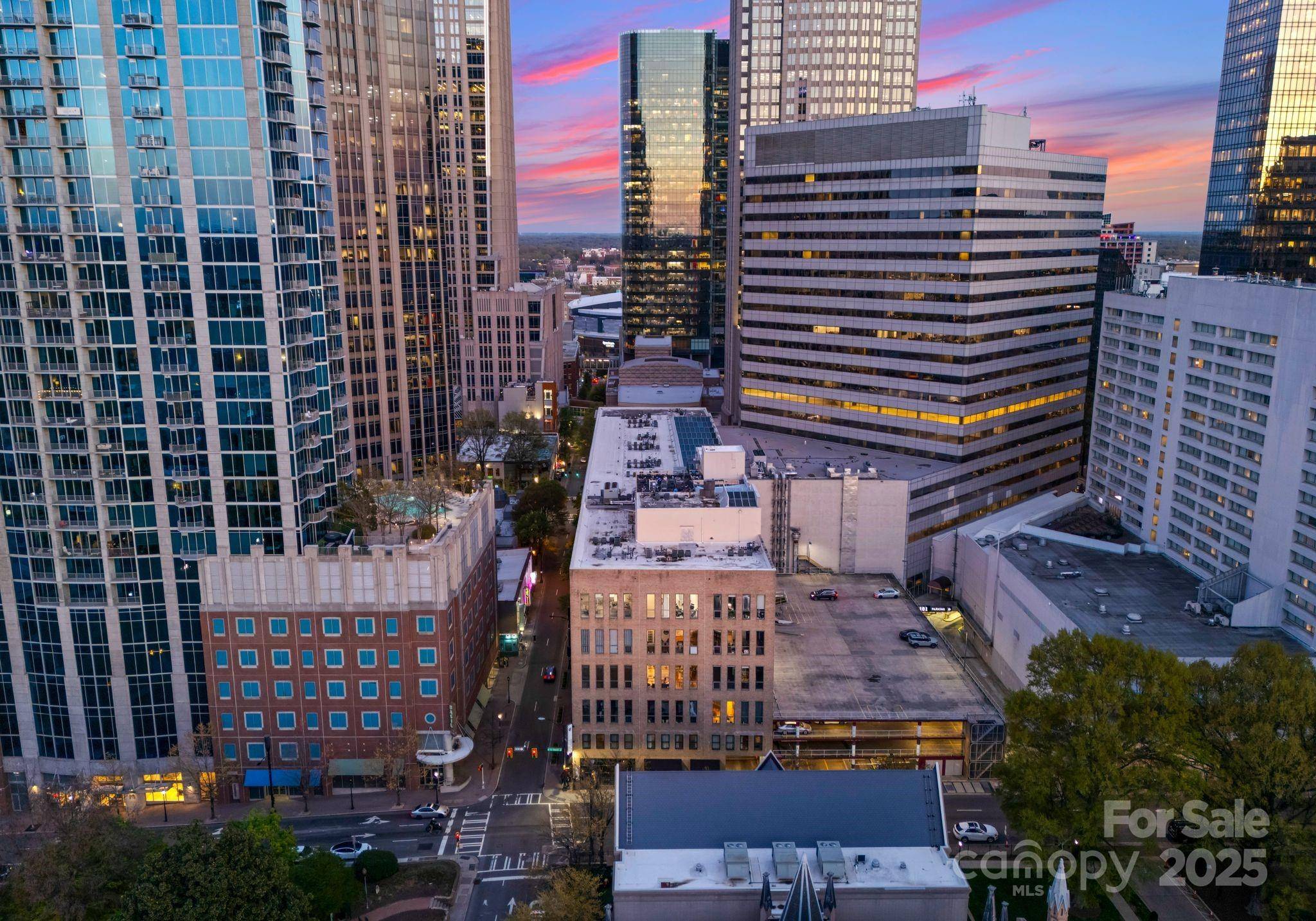 Charlotte, NC 28202,127 N Tryon ST #615