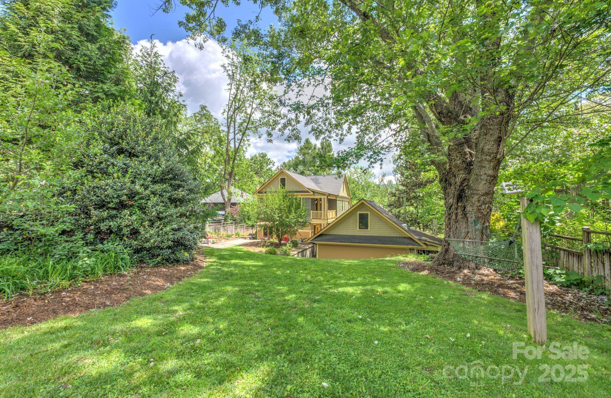 Asheville, NC 28801,156 Cumberland AVE
