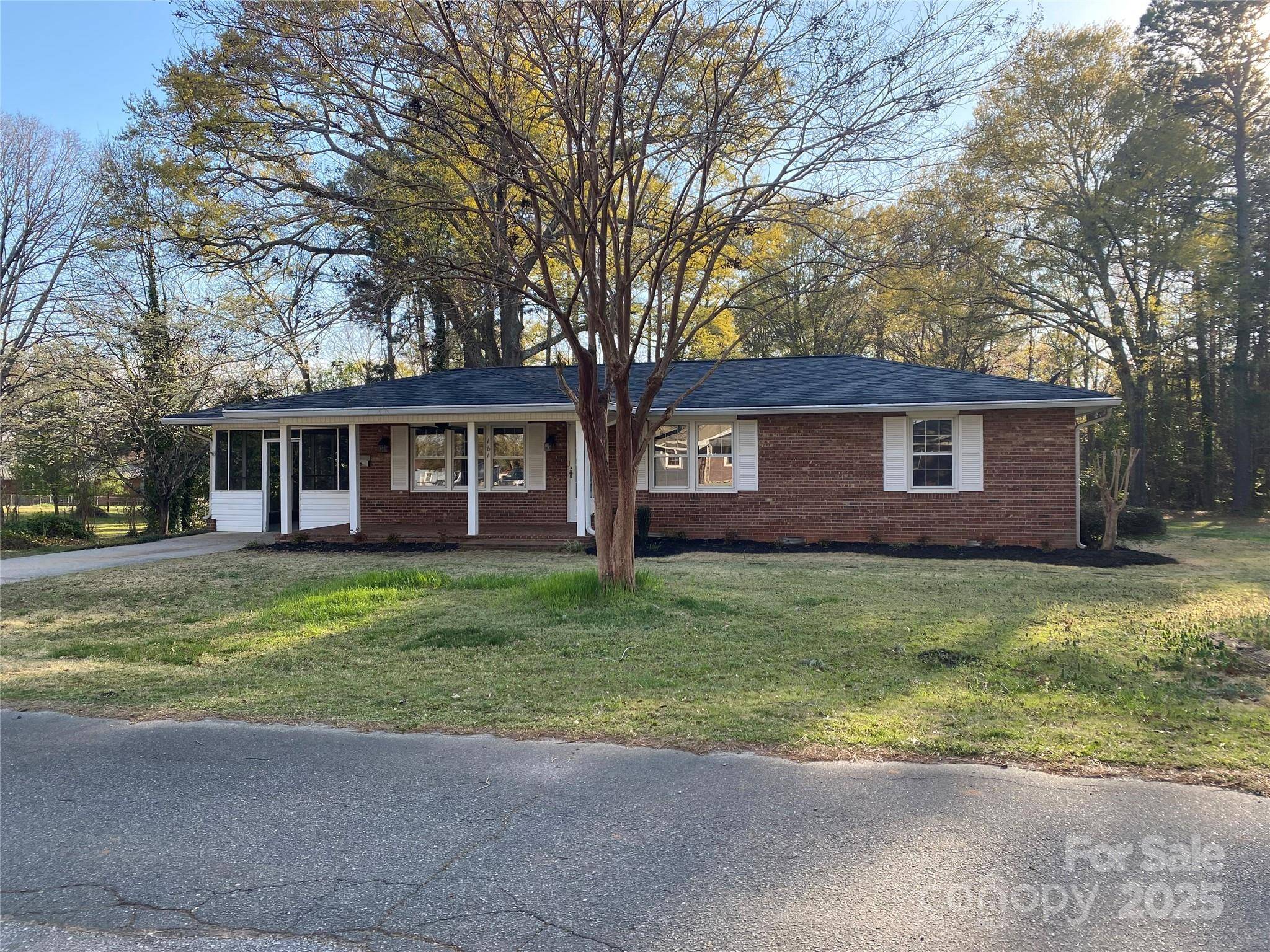 Forest City, NC 28043,181 Hall ST