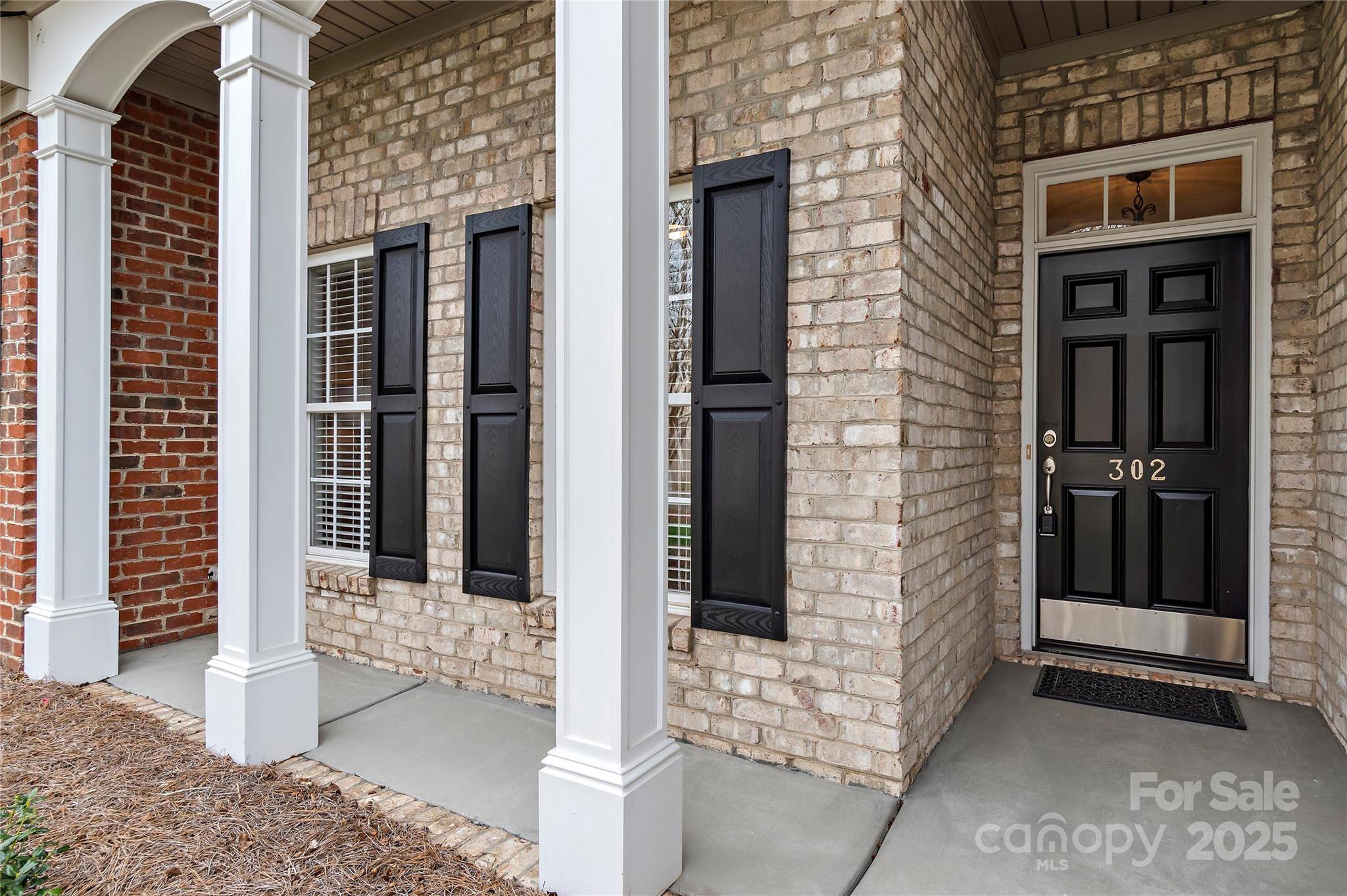 Clemmons, NC 27012,302 Pelican LN