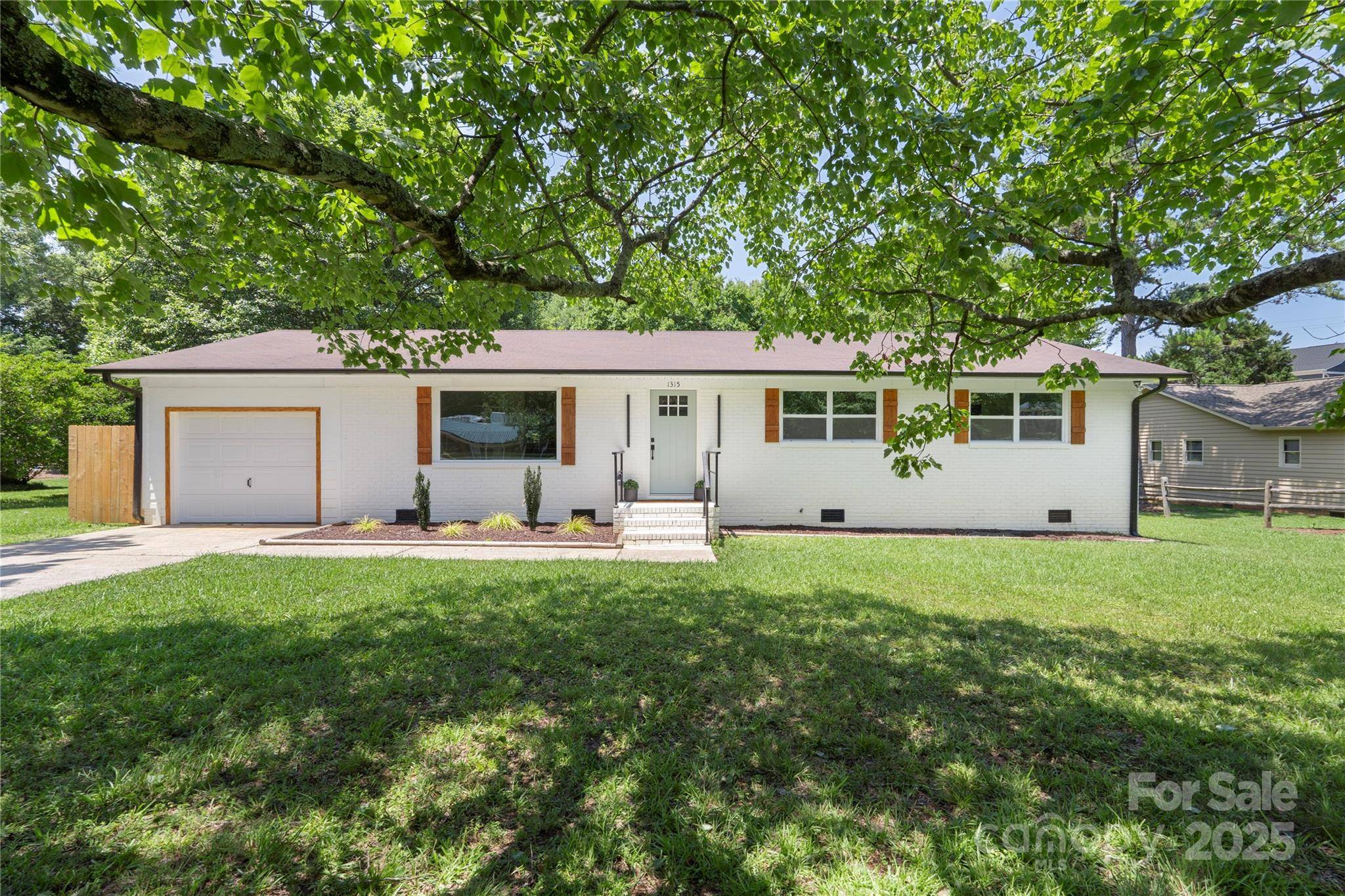 Matthews, NC 28104,1315 Vickie LN