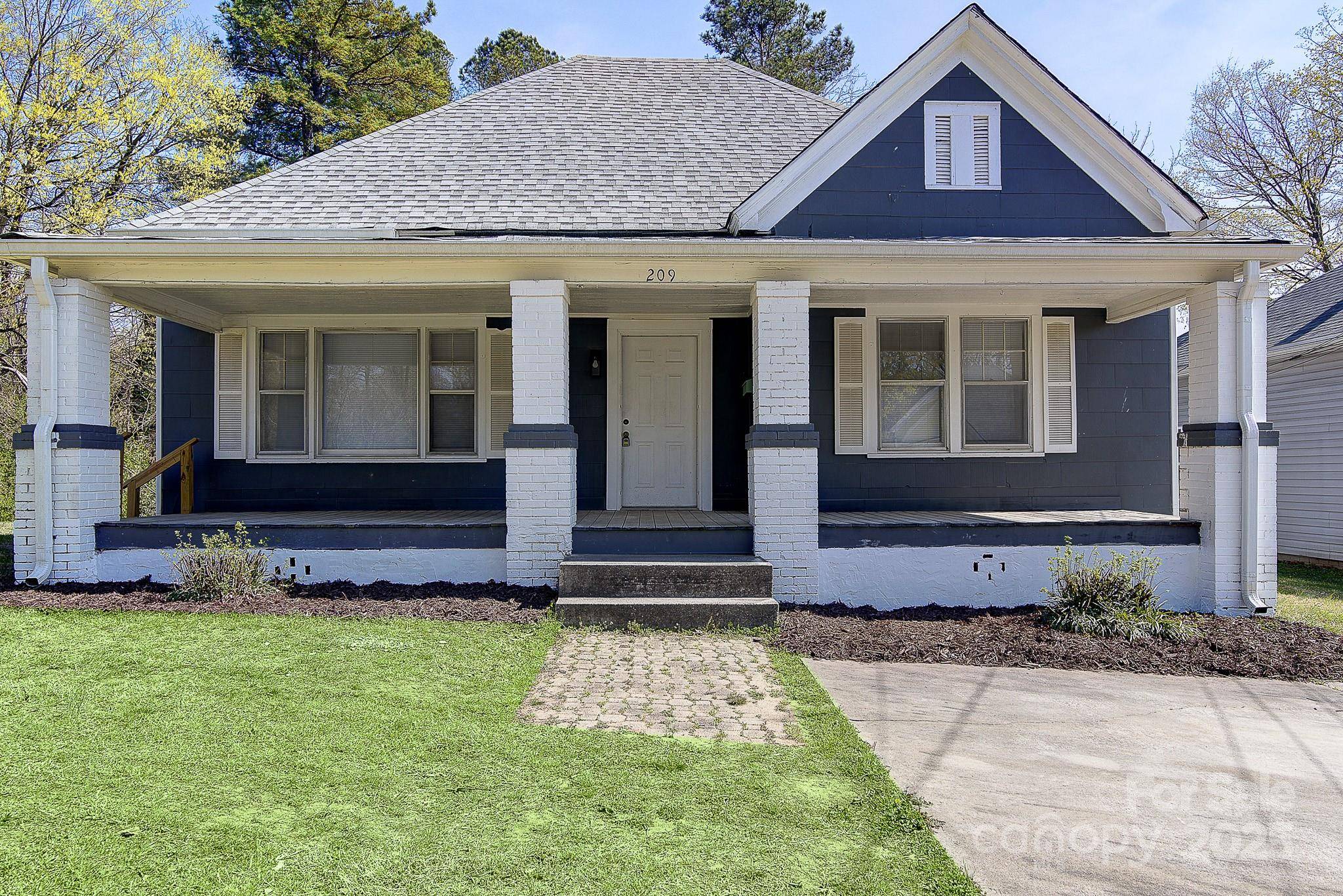 Spencer, NC 28159,209 N Yadkin AVE