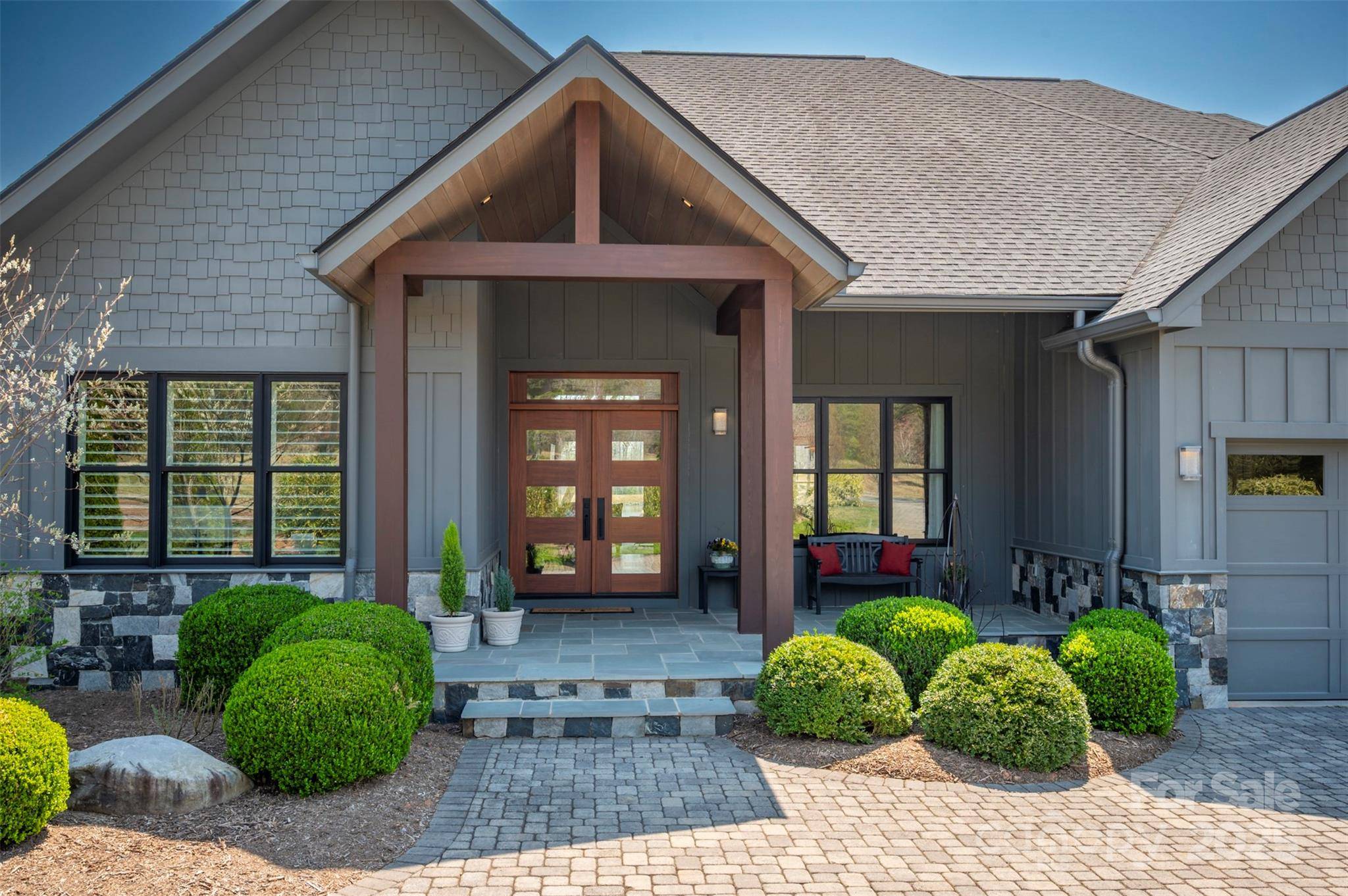 Columbus, NC 28722,984 Mapleton LN