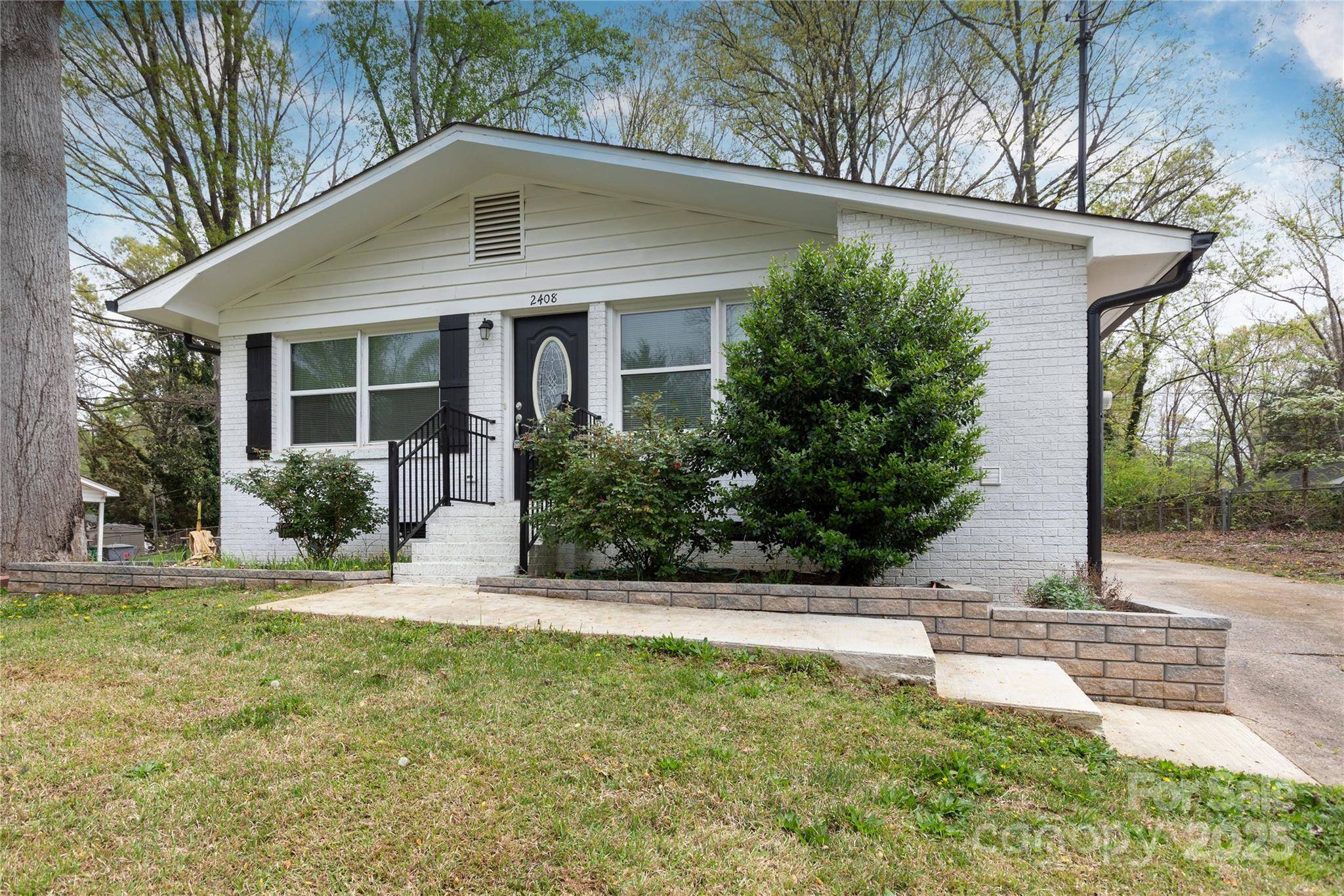 Charlotte, NC 28215,2408 Dora DR