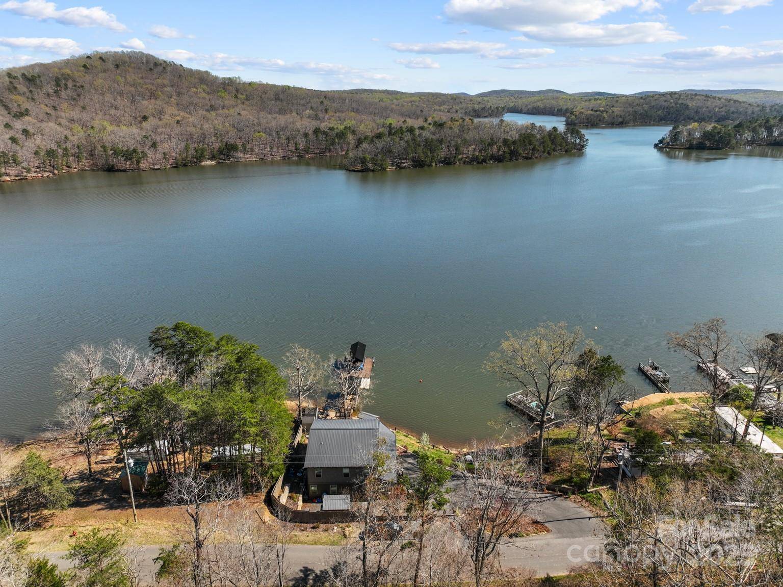 New London, NC 28127,466 Shoreline RD