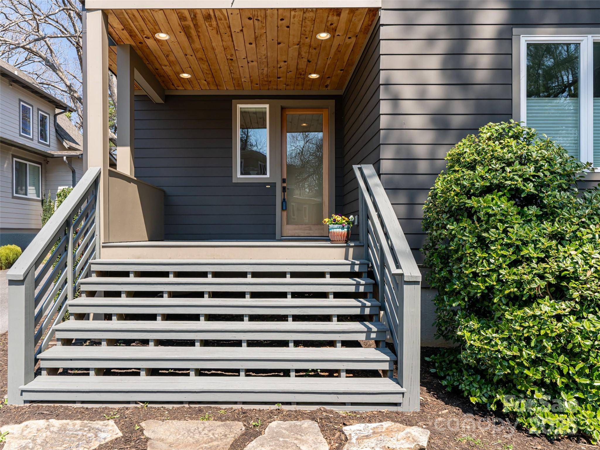 Asheville, NC 28806,7 Mauricet LN