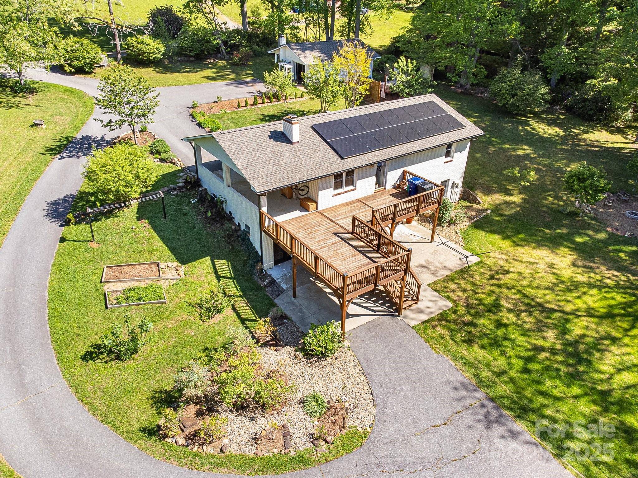 Black Mountain, NC 28711,570 Brandon RD