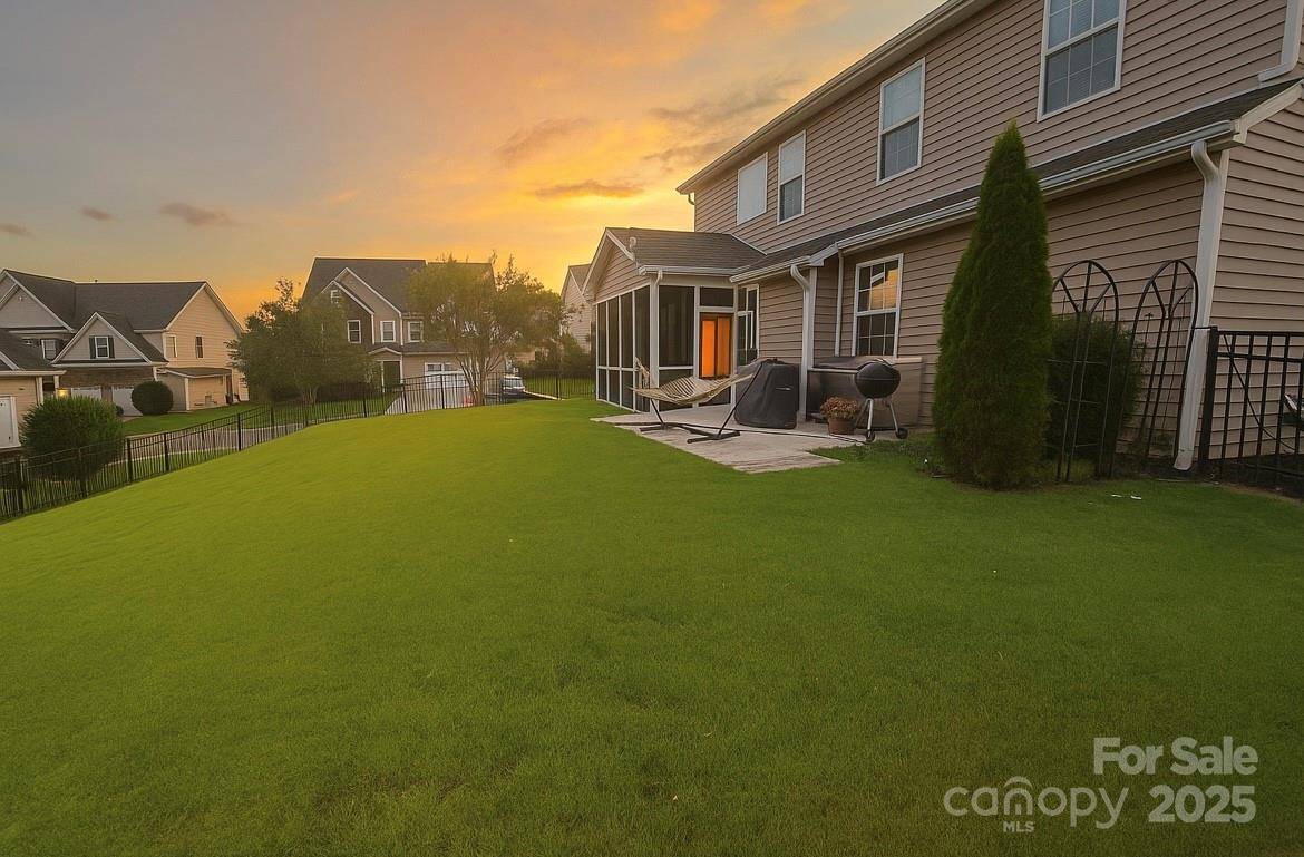 Tega Cay, SC 29708,704 Fresia DR