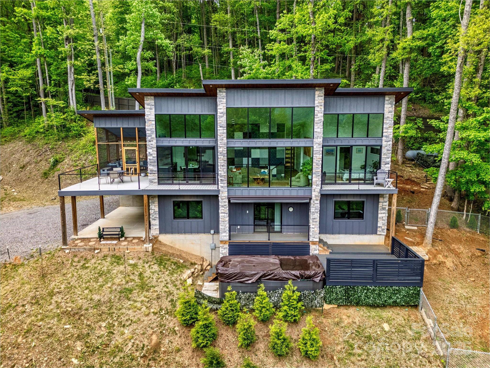 Waynesville, NC 28786,75 Ladyslipper LN