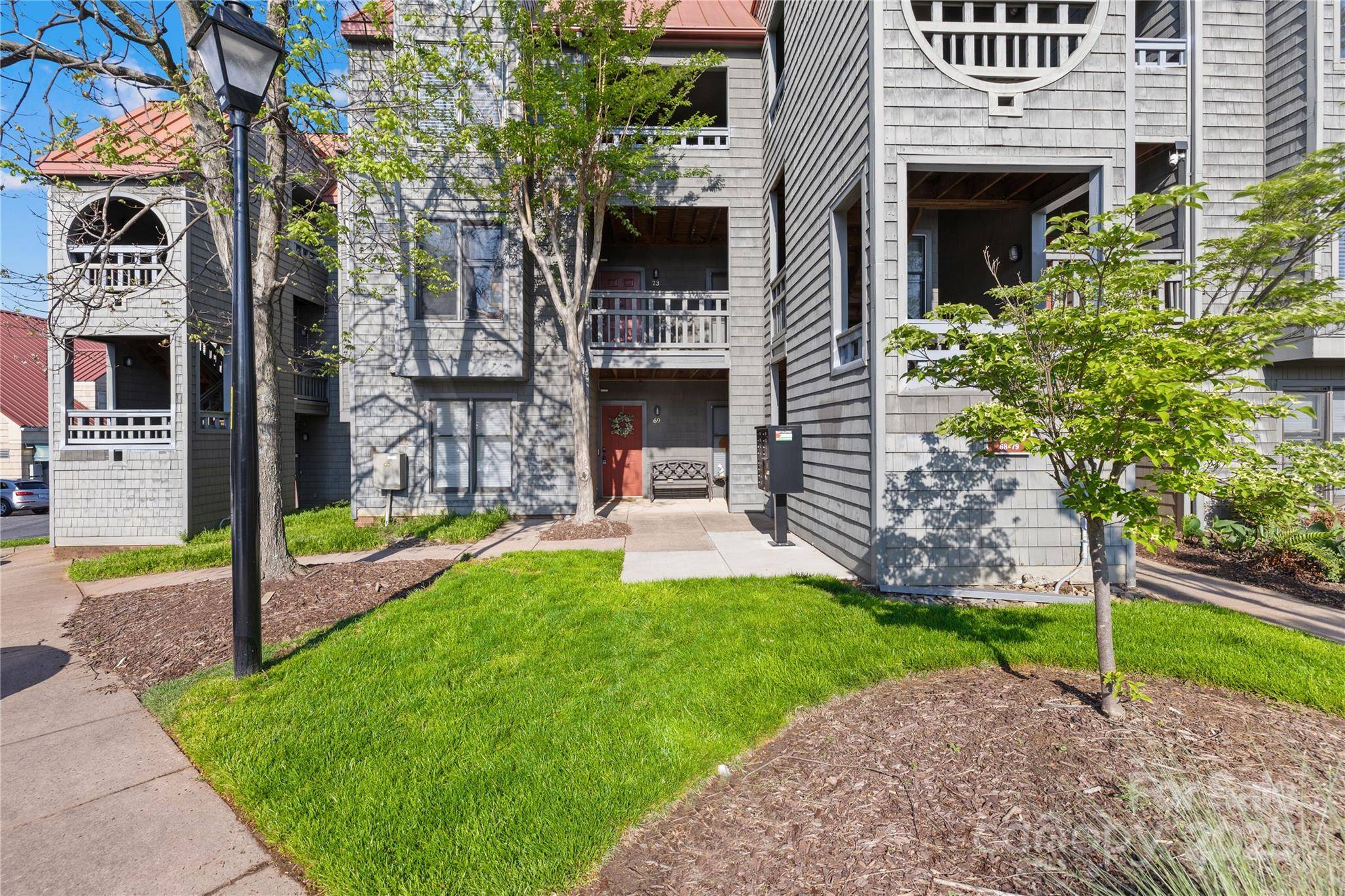 Charlotte, NC 28262,9025 J M Keynes DR #69