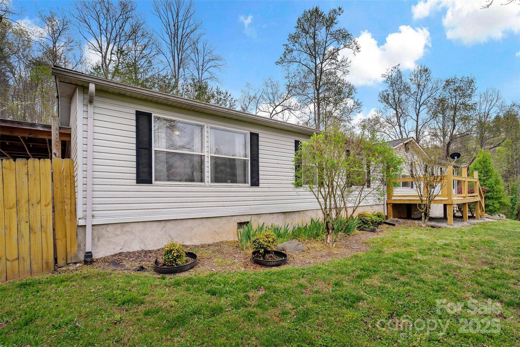 Marion, NC 28752,279 Henry McCall RD