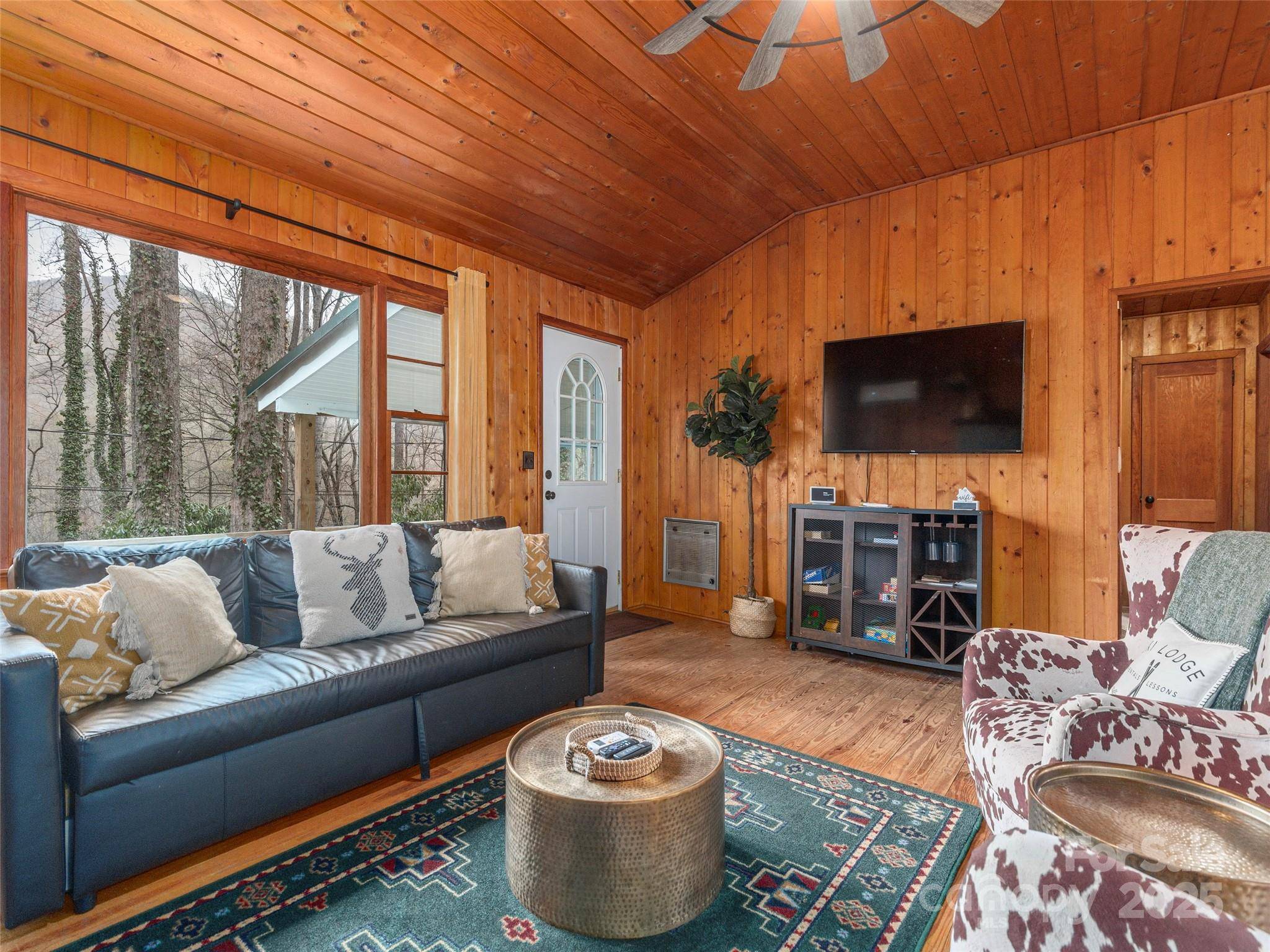 Maggie Valley, NC 28751,147 Azalea DR