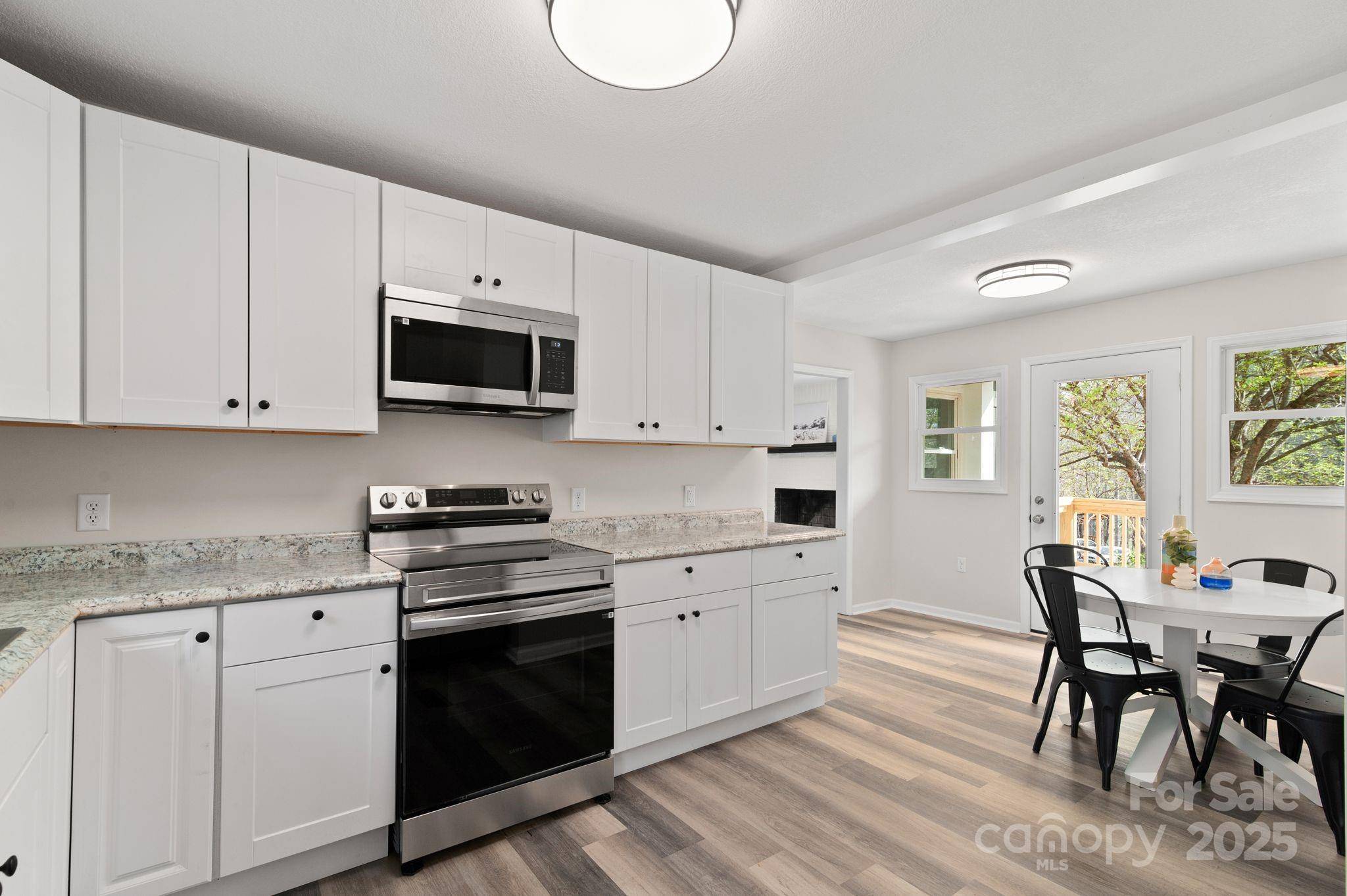 Black Mountain, NC 28711,507 North Fork RD