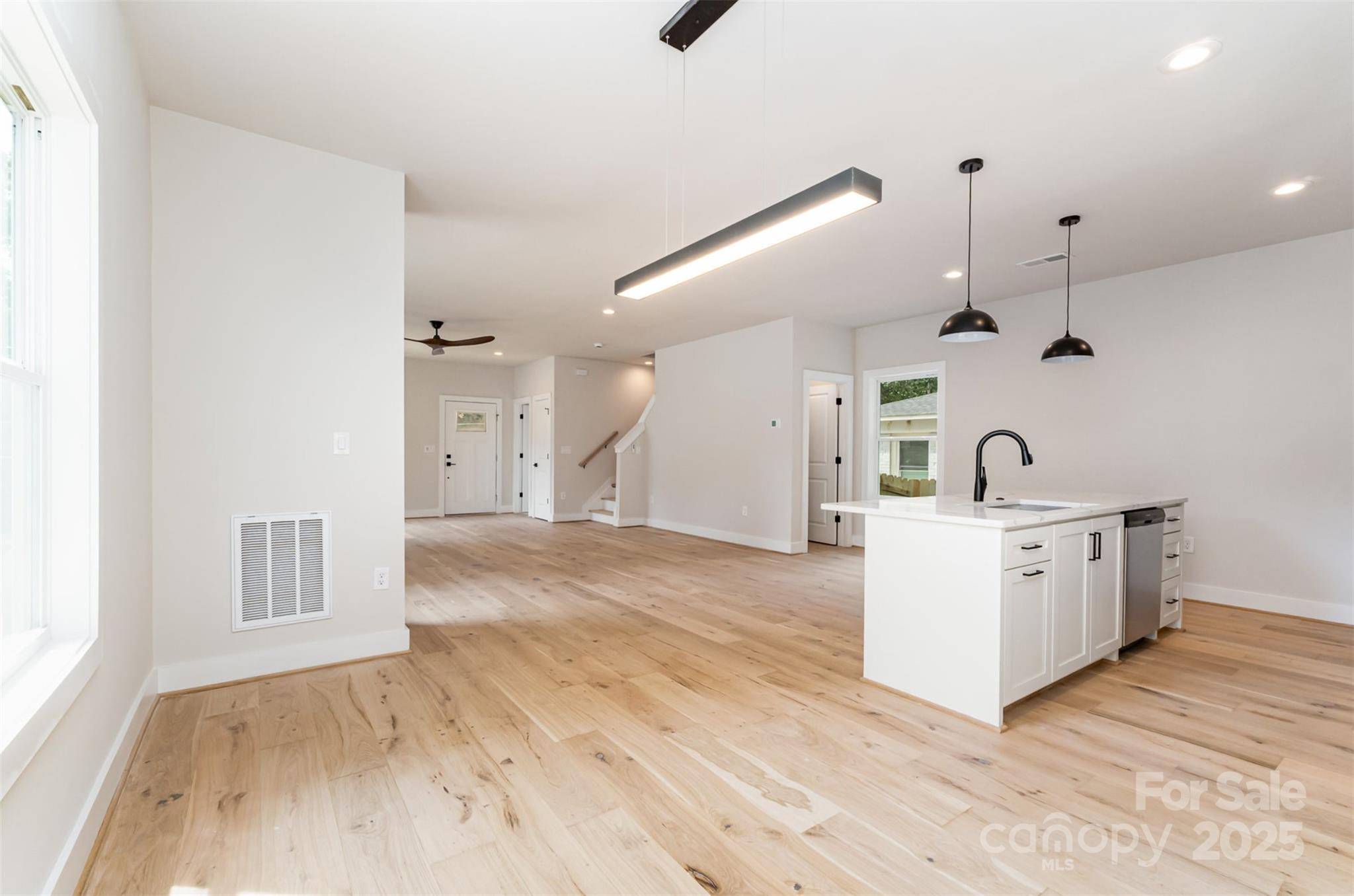 Charlotte, NC 28216,2512 Remington ST