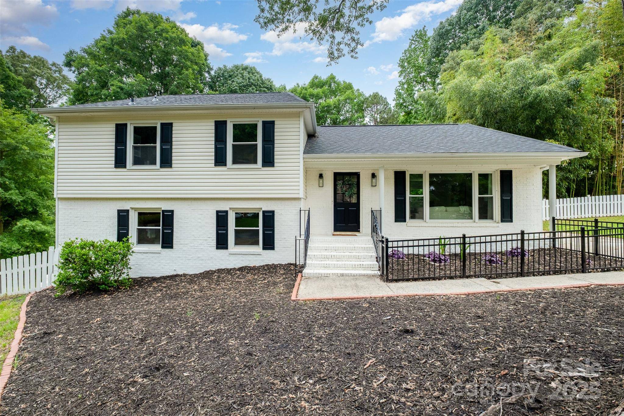 Charlotte, NC 28270,8025 Cliffside DR
