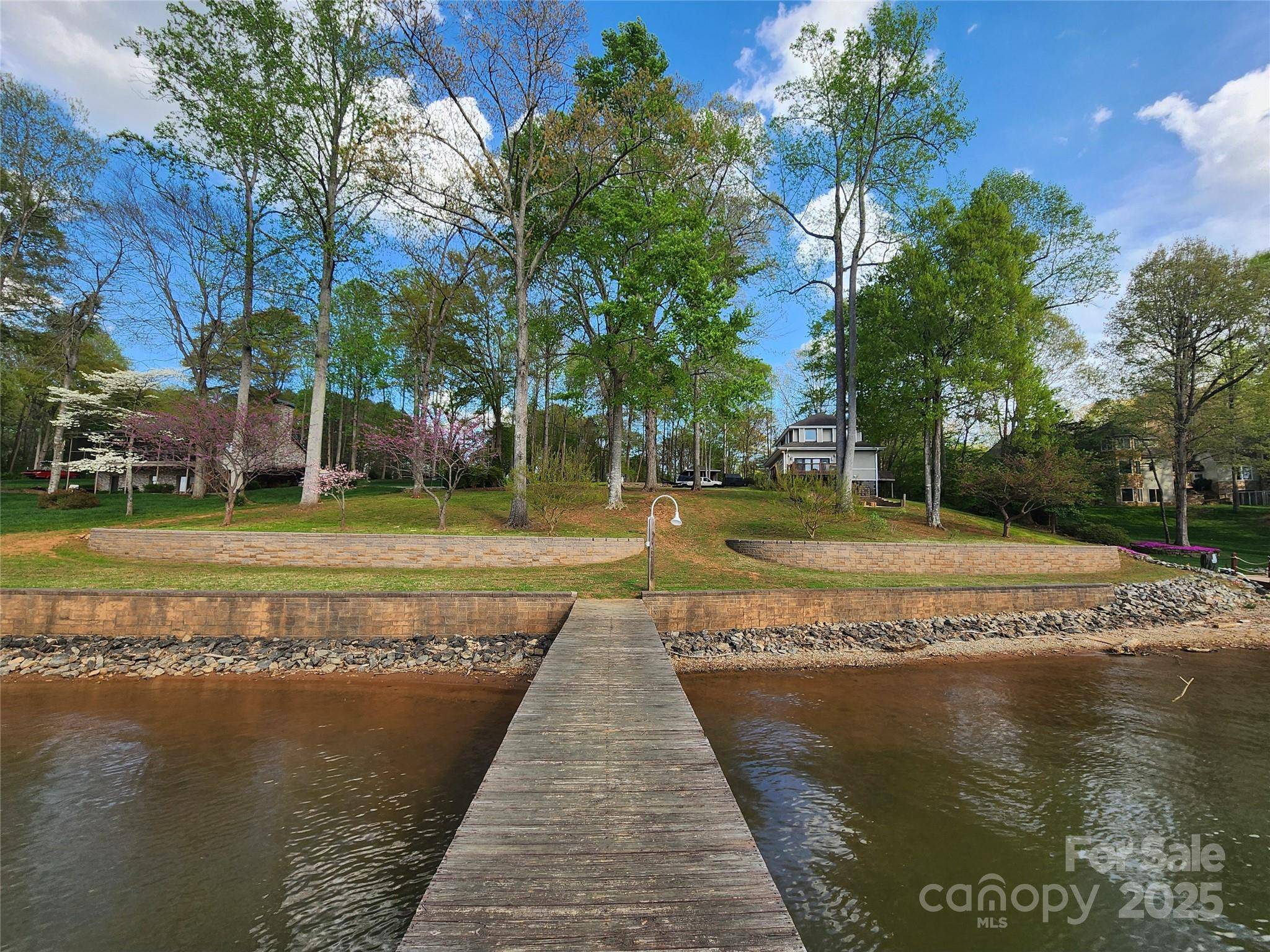 Sherrills Ford, NC 28673,1395 Roundstone RD