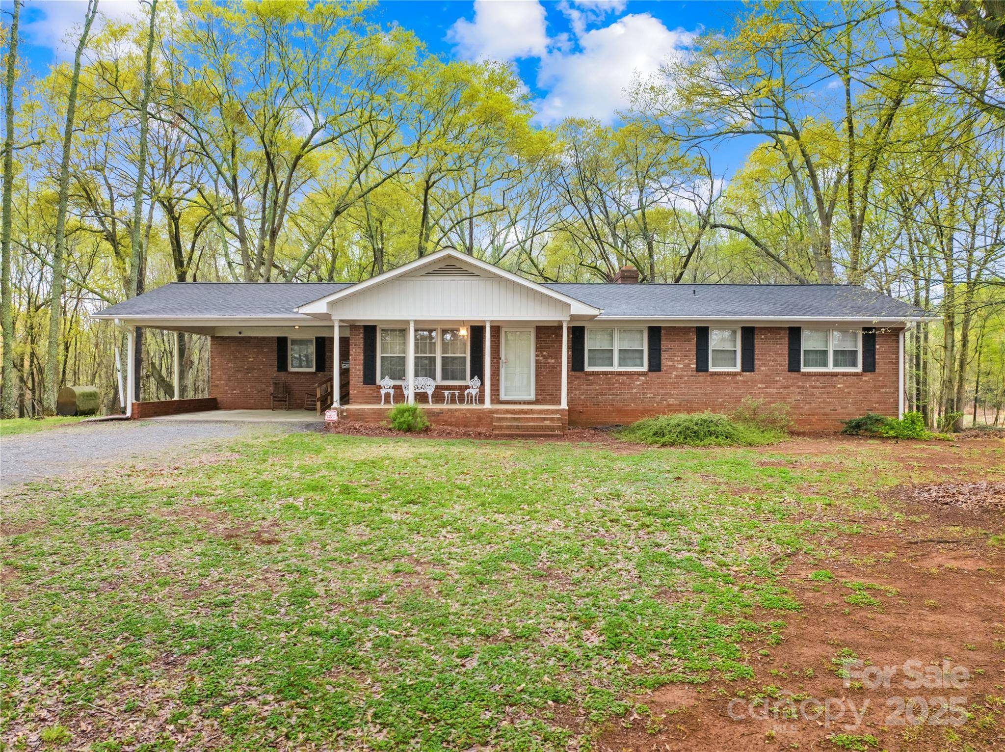 Shelby, NC 28152,322 S Main ST