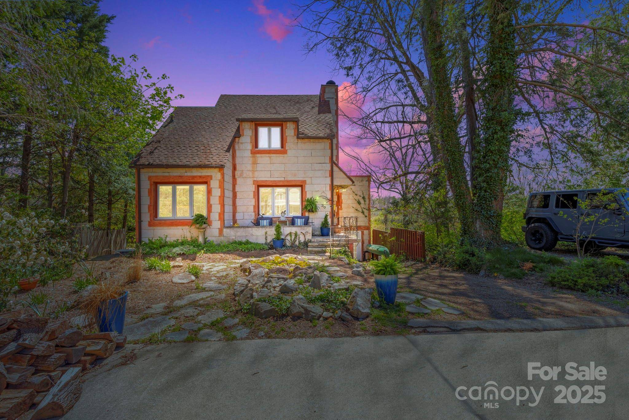 Asheville, NC 28804,30 Norwood AVE