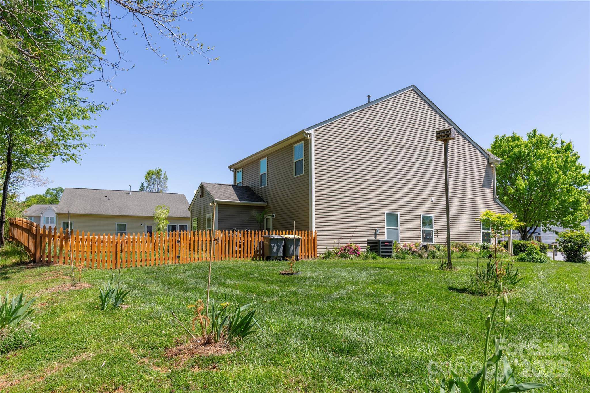Kannapolis, NC 28081,602 Black Maple DR
