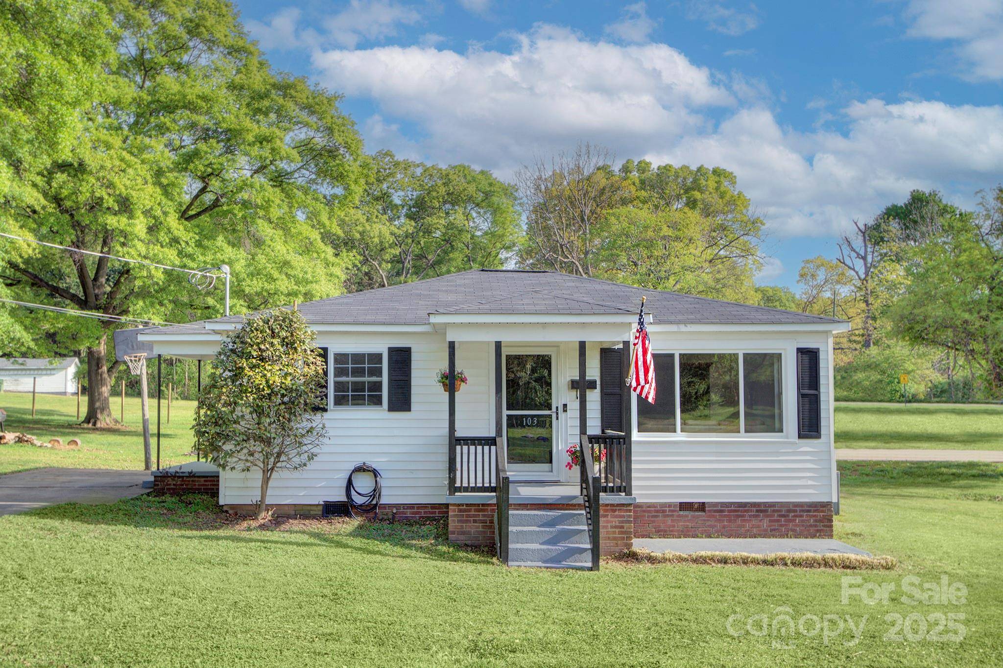 Mount Holly, NC 28120,103 Moore AVE